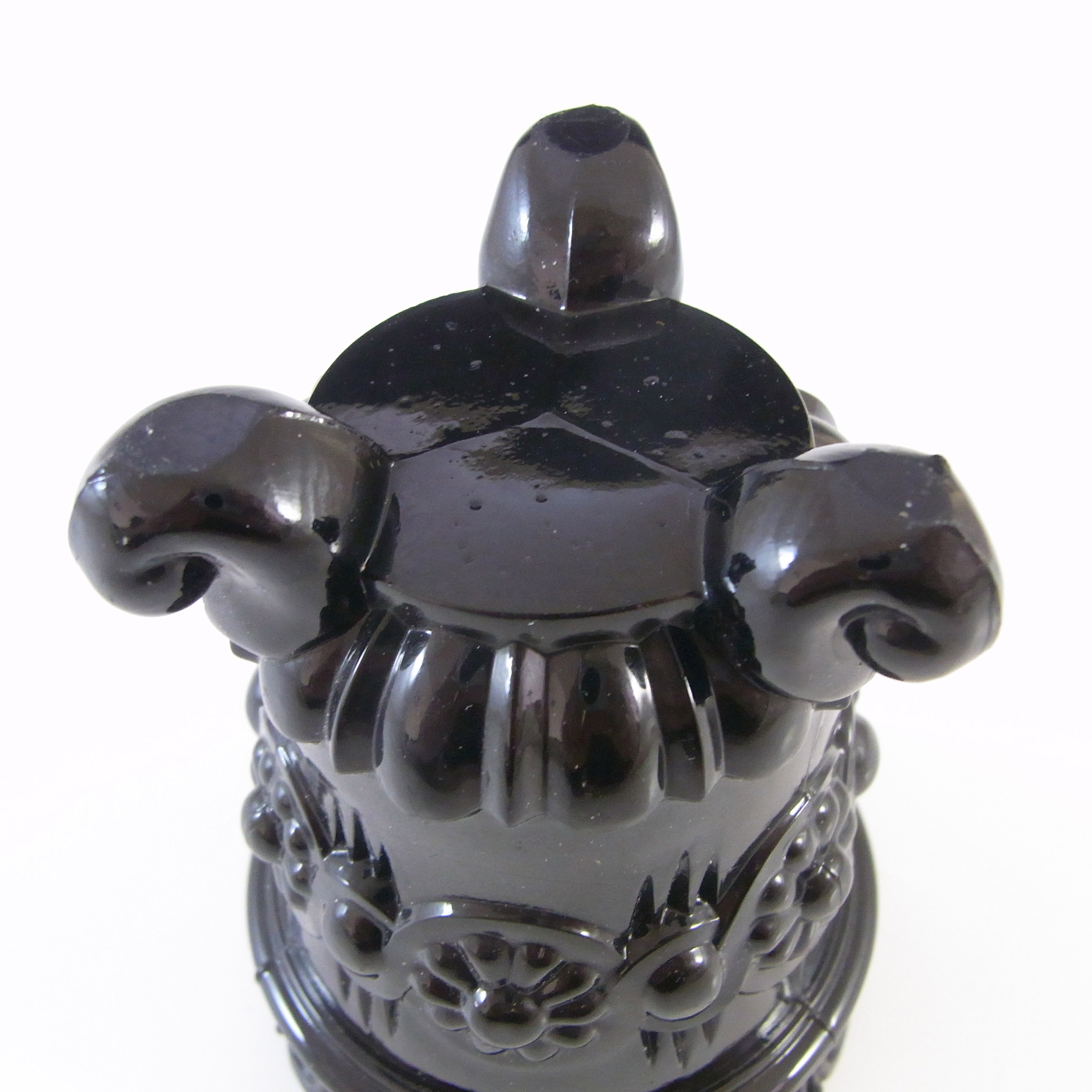 (image for) Victorian Black Milk Glass Vitro-Porcelain 'Daisy' Spill Vase - Click Image to Close