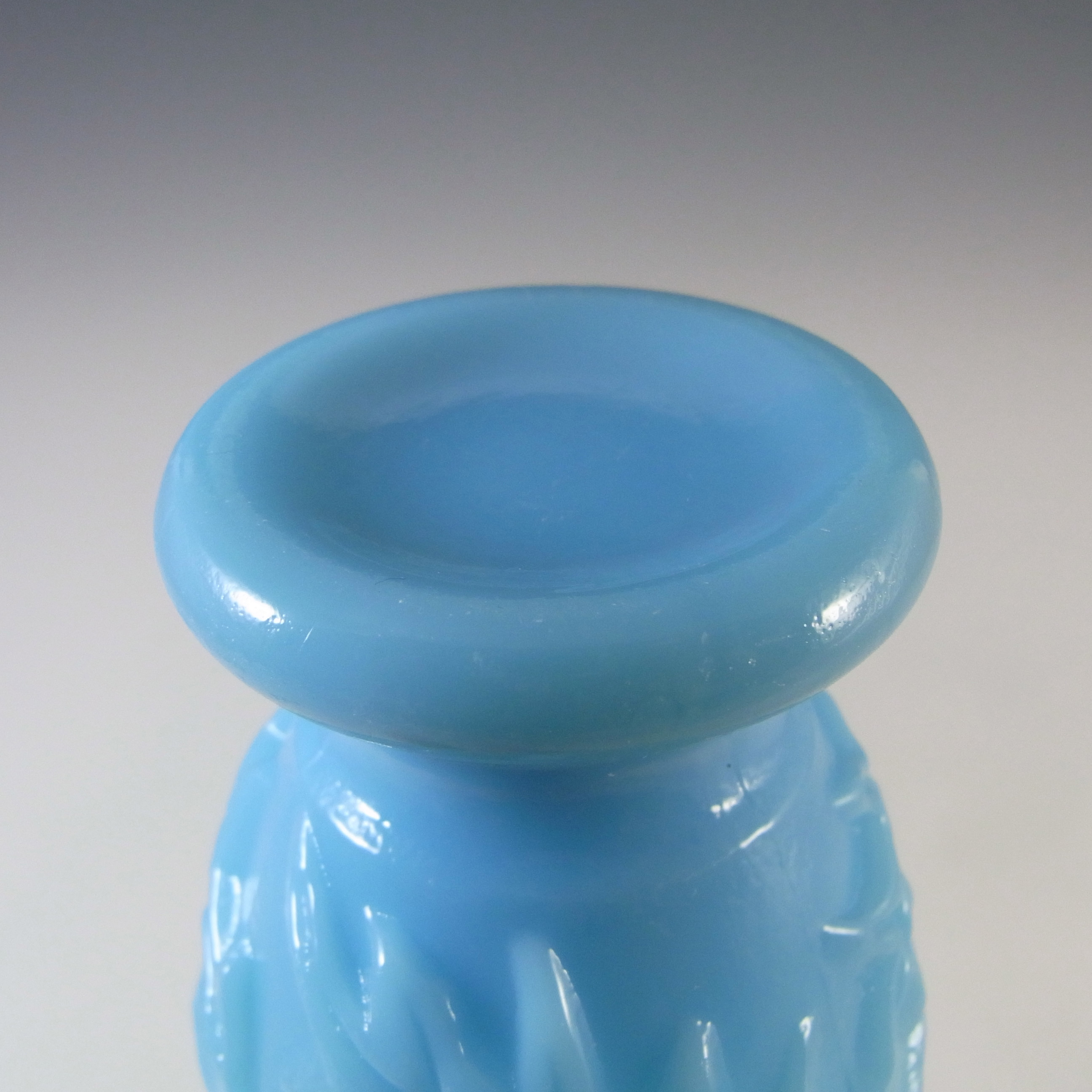 French Victorian Vintage Blue Milk Glass 'Leaf' Vase - Click Image to Close