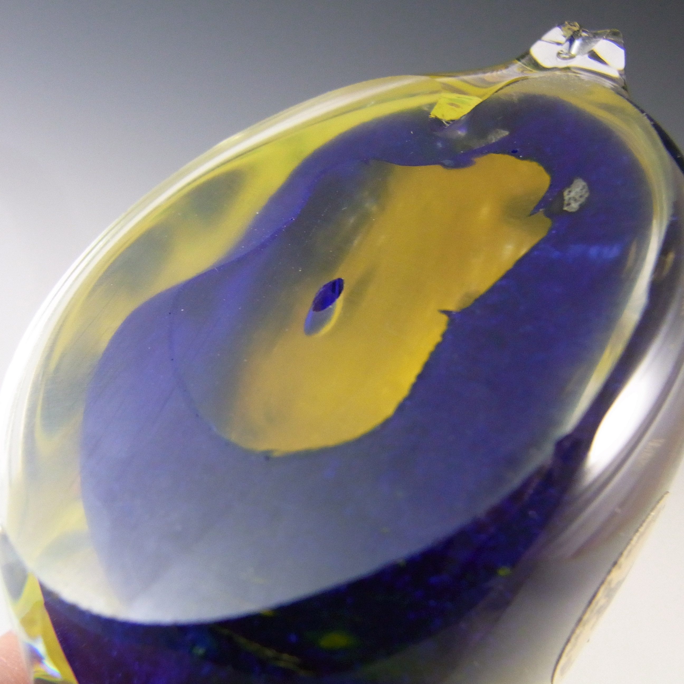 (image for) LABELLED Mtarfa Maltese Yellow & Blue Glass Rabbit Paperweight - Click Image to Close