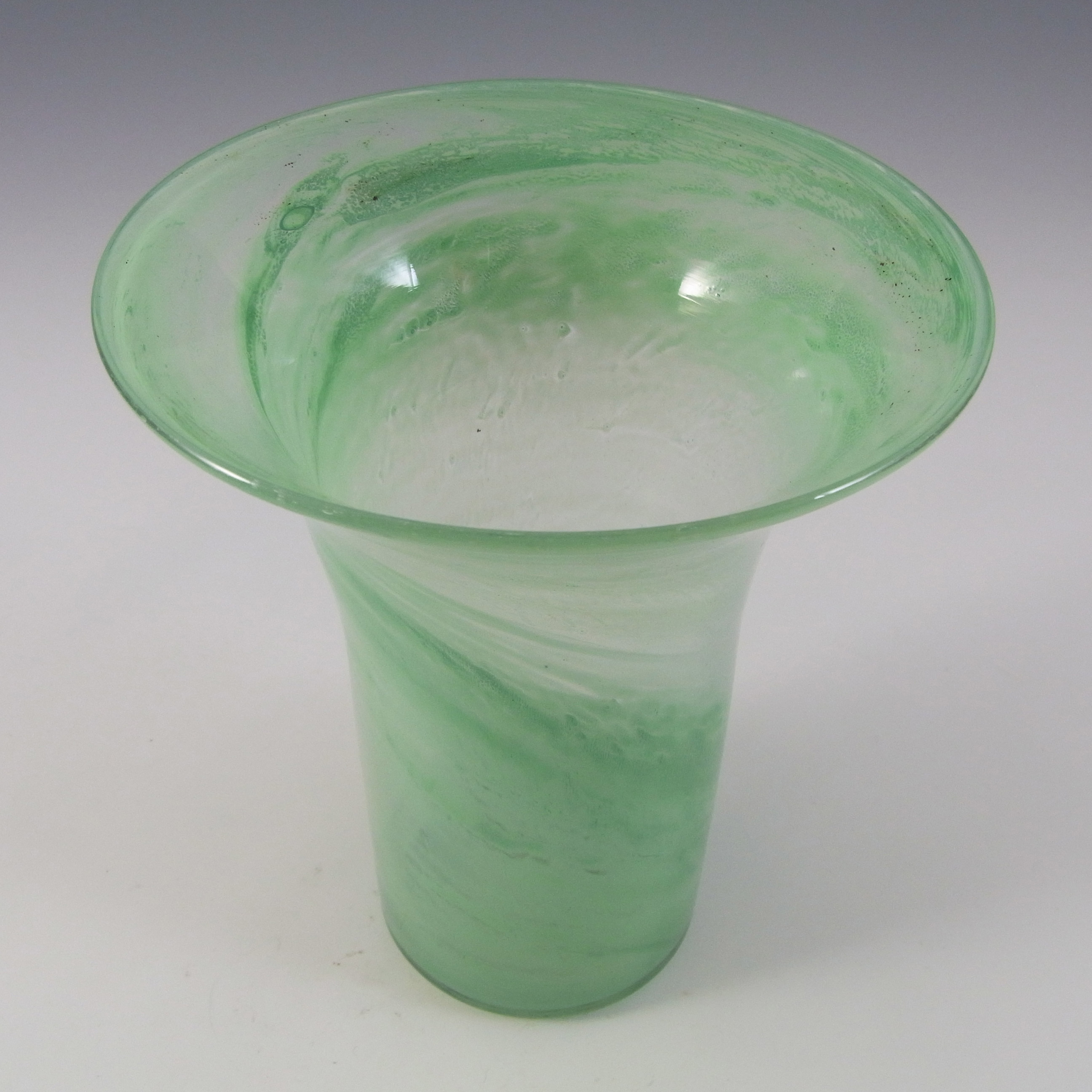 Nazeing British Clouded May Green Bubble Glass Vase #36/7 - Click Image to Close