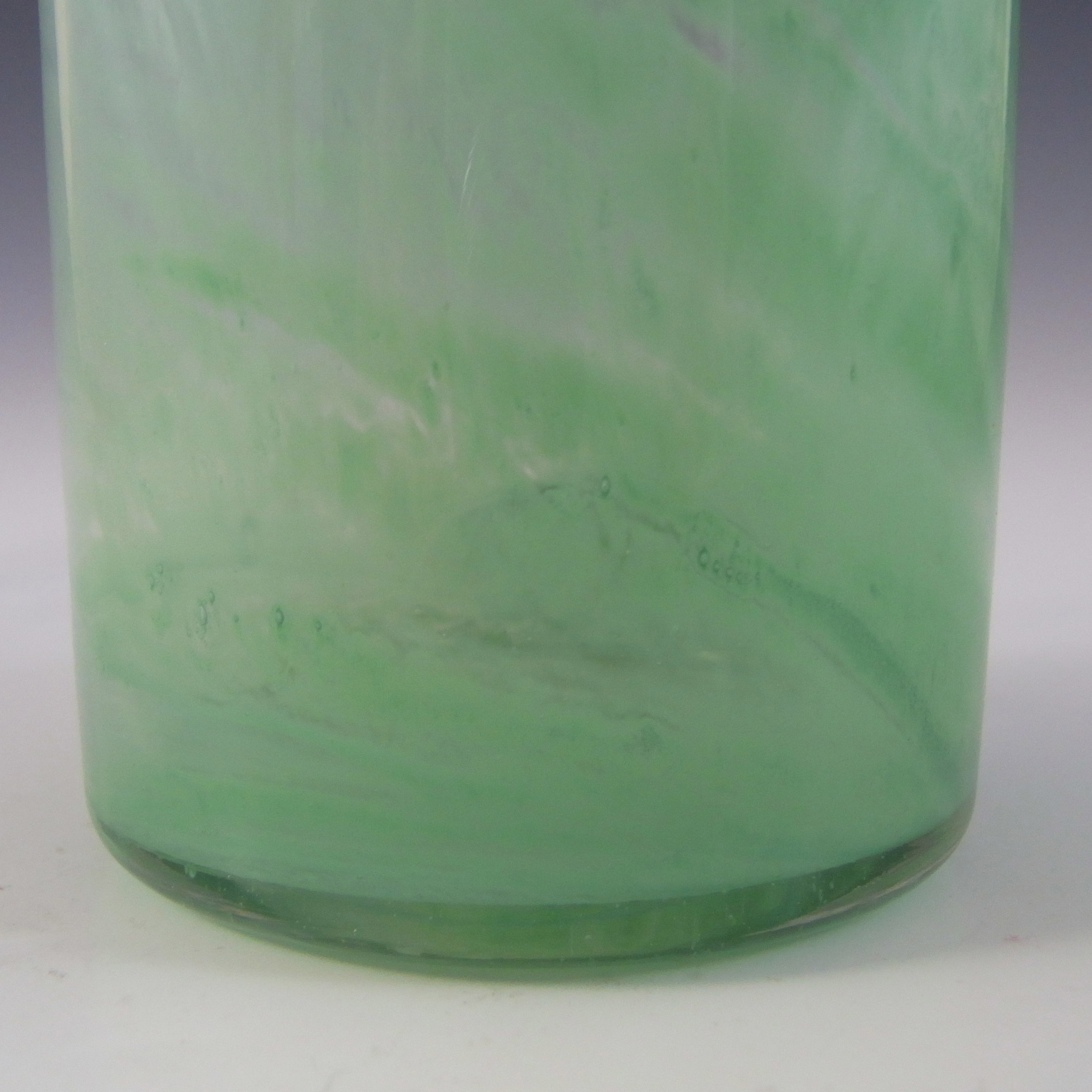 Nazeing British Clouded May Green Bubble Glass Vase #36/7 - Click Image to Close