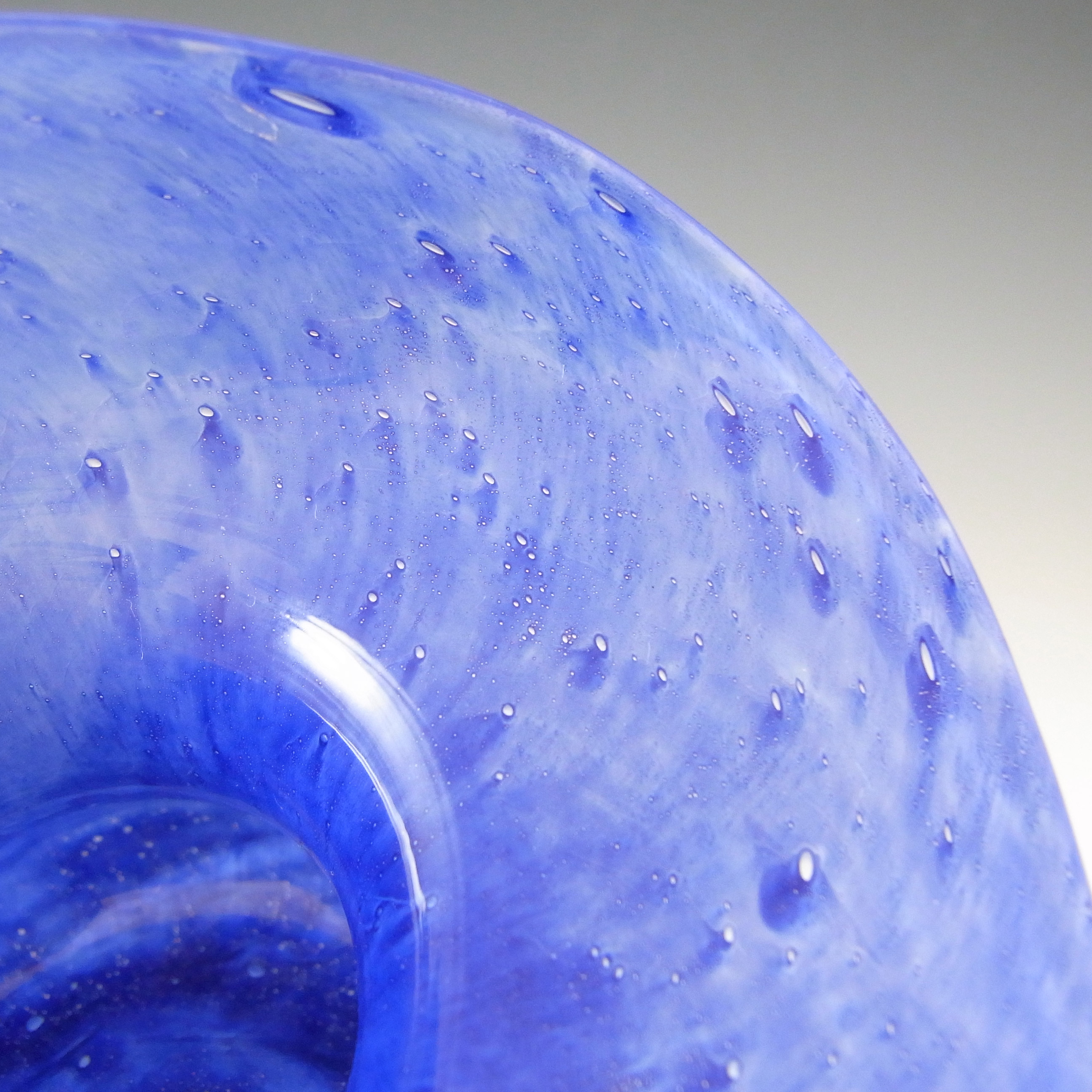 Nazeing Clouded Mottled Blue Bubble Glass Posy Vase #1710 - Click Image to Close
