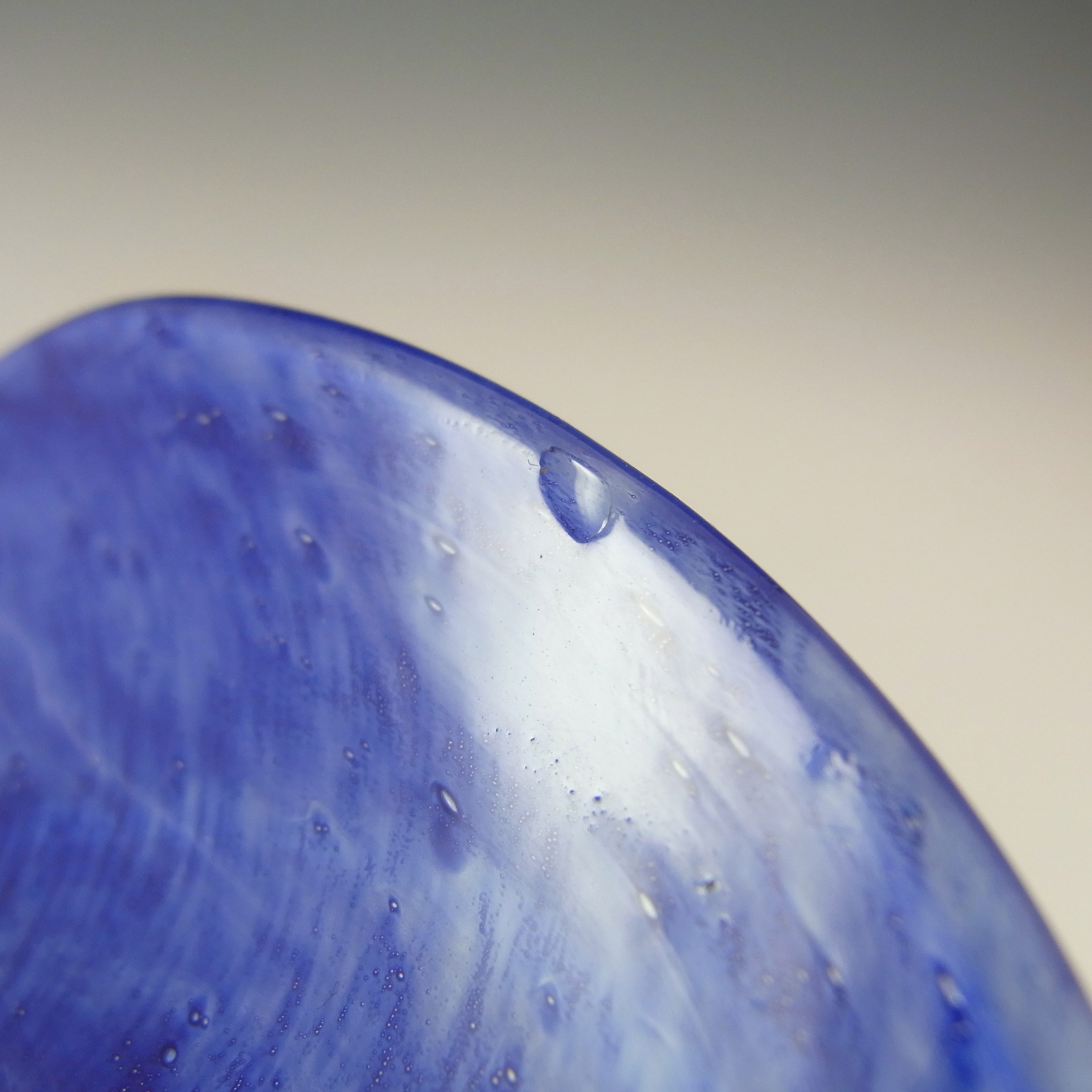 (image for) Nazeing Clouded Mottled Blue Bubble Glass Posy Vase #1710 - Click Image to Close