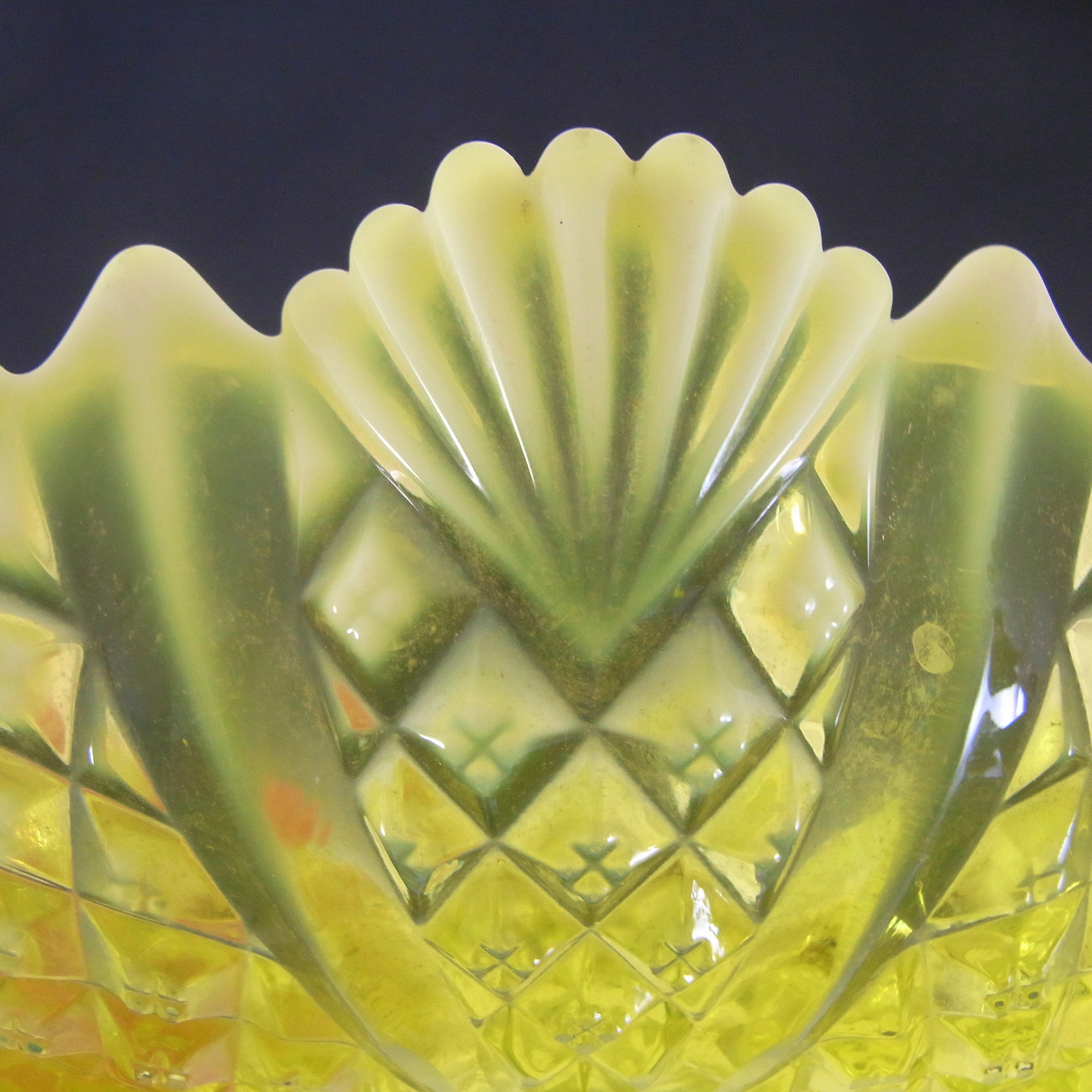 (image for) Davidson Primrose Pearline Uranium Glass 'Queens Crown' Bowl - Click Image to Close