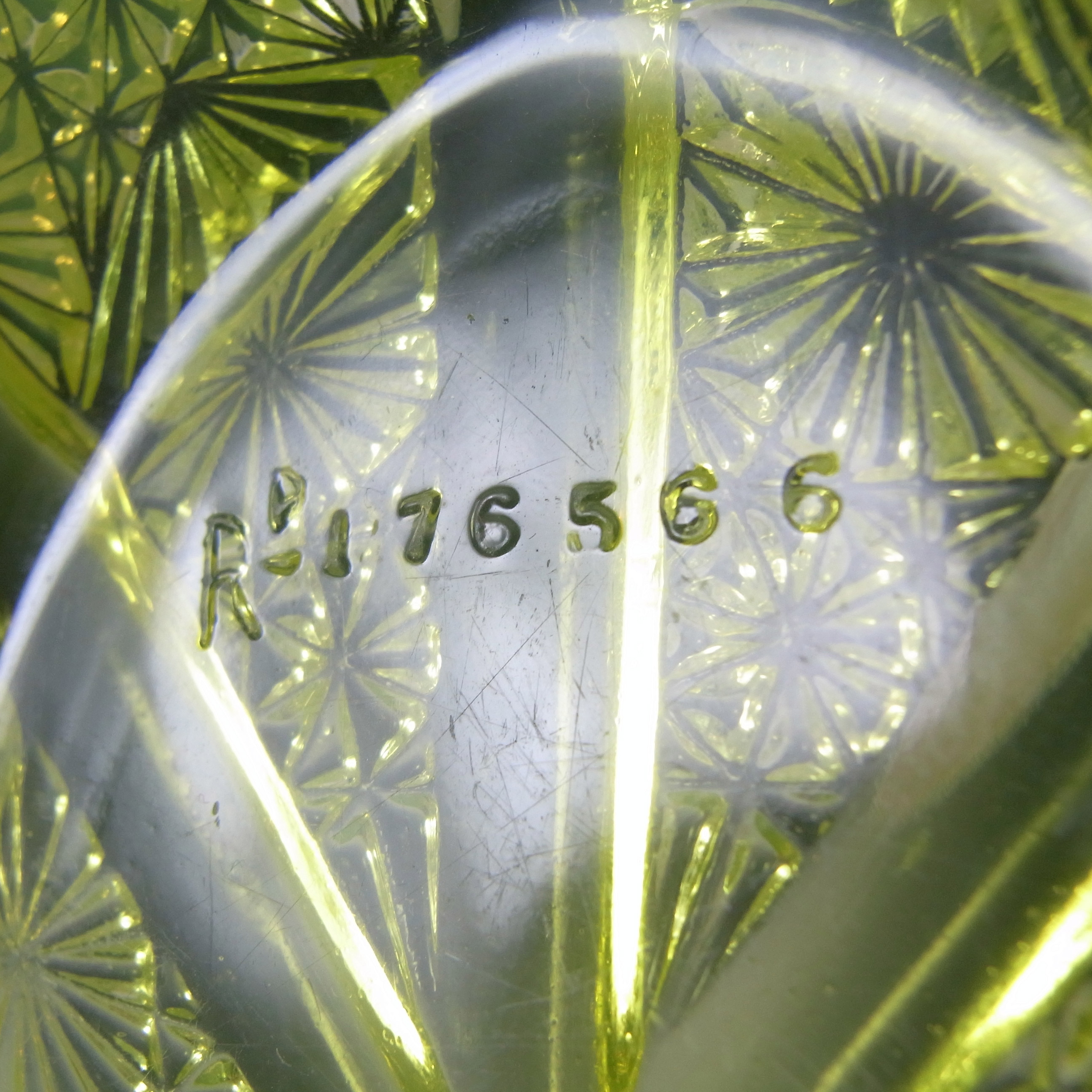 Davidson Primrose Pearline Glass 'Lady Chippendale' 6.5" Bowl - Click Image to Close