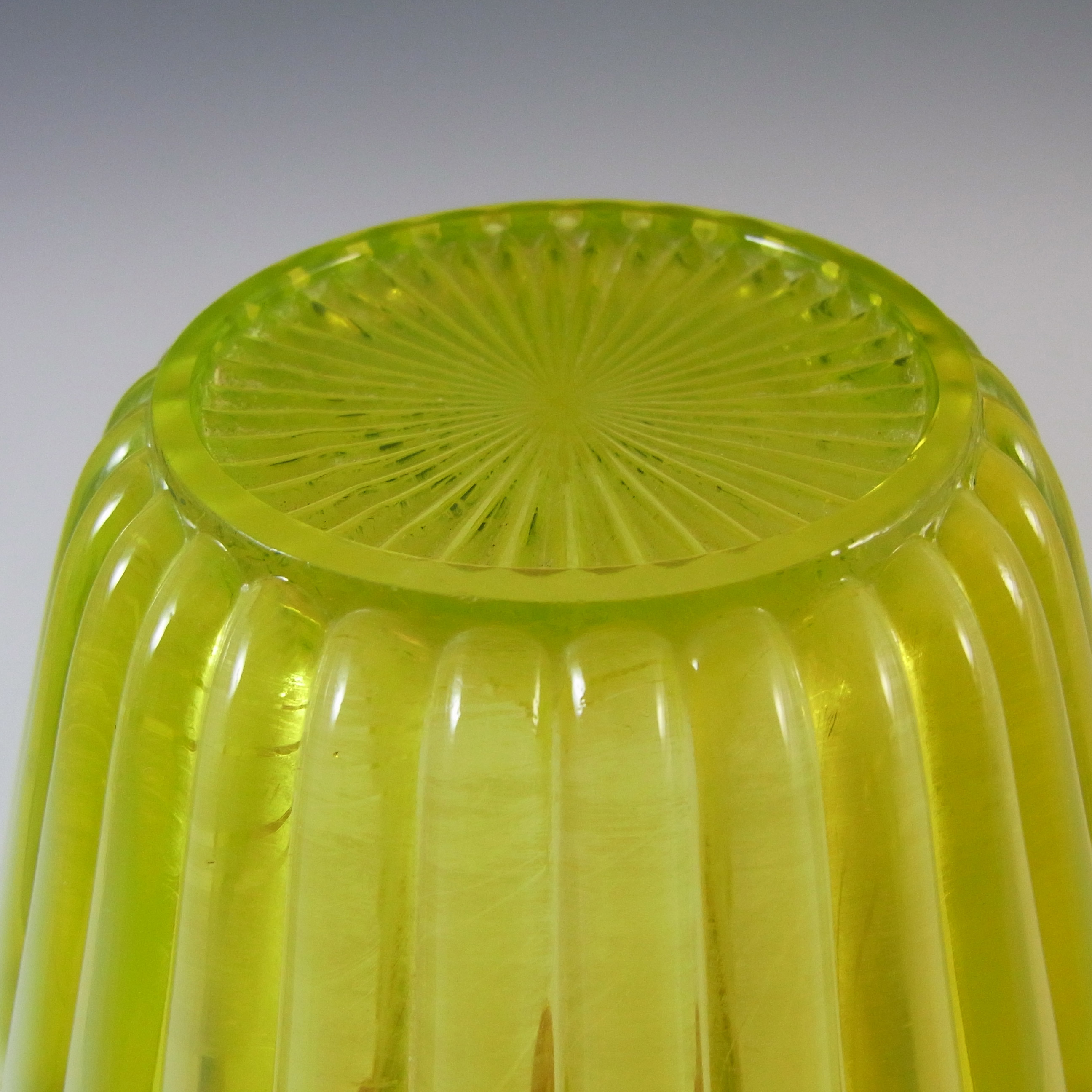 Davidson Primrose Pearline Uranium Glass 'Helen Louise' Bowl - Click Image to Close