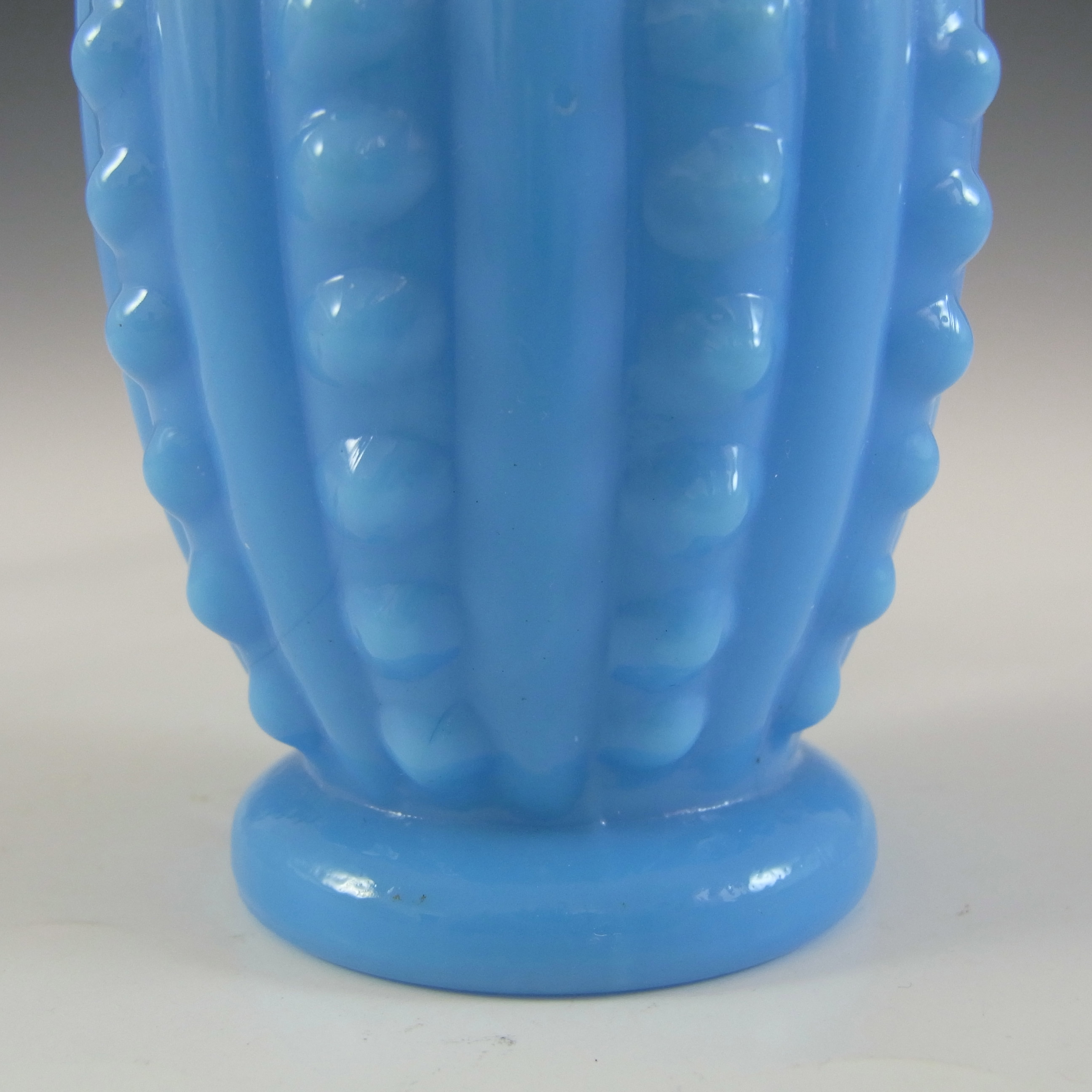 French Victorian Vintage Mould Blown Blue Milk Glass Vase - Click Image to Close