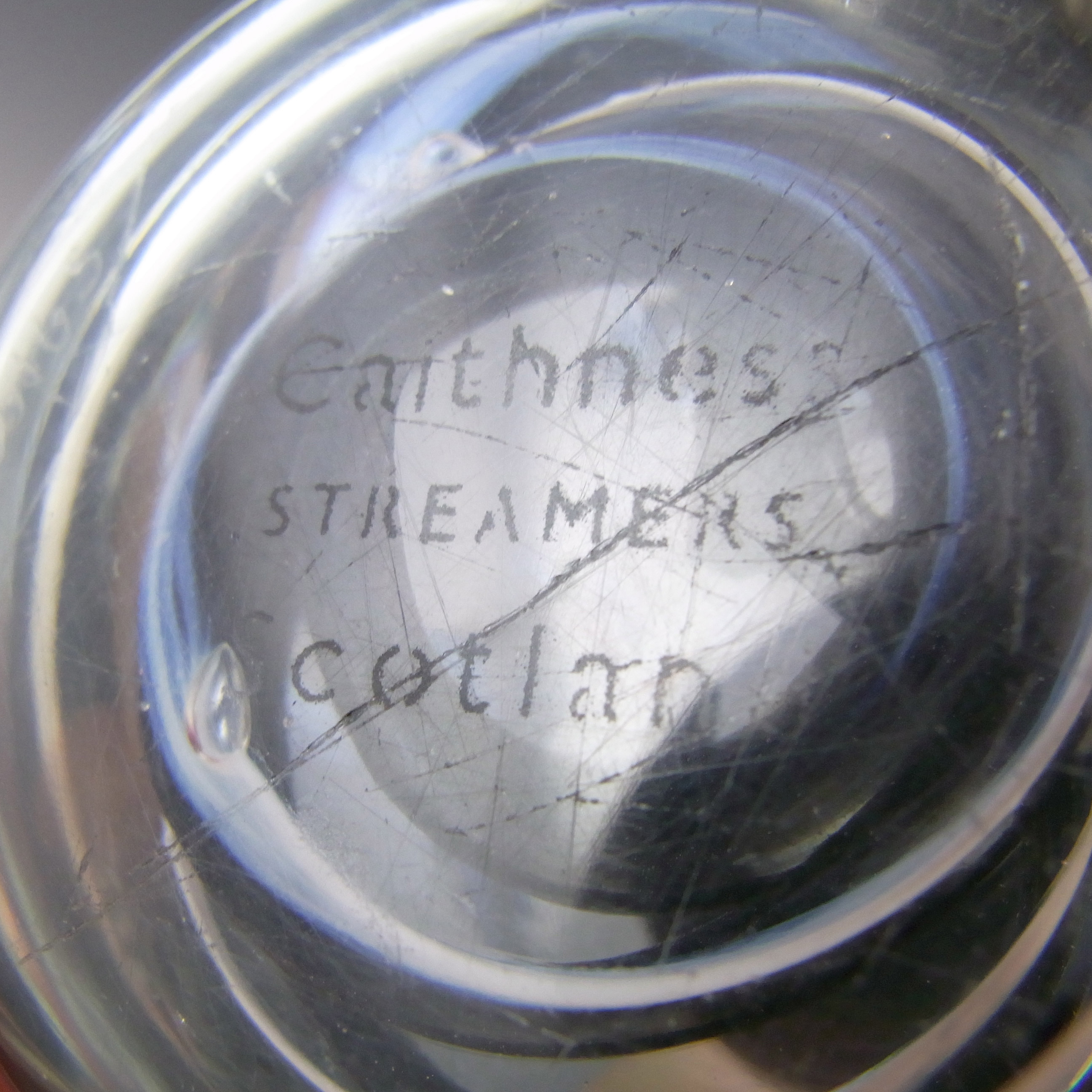 (image for) MARKED Caithness Black & White Glass "Streamers" Paperweight - Click Image to Close