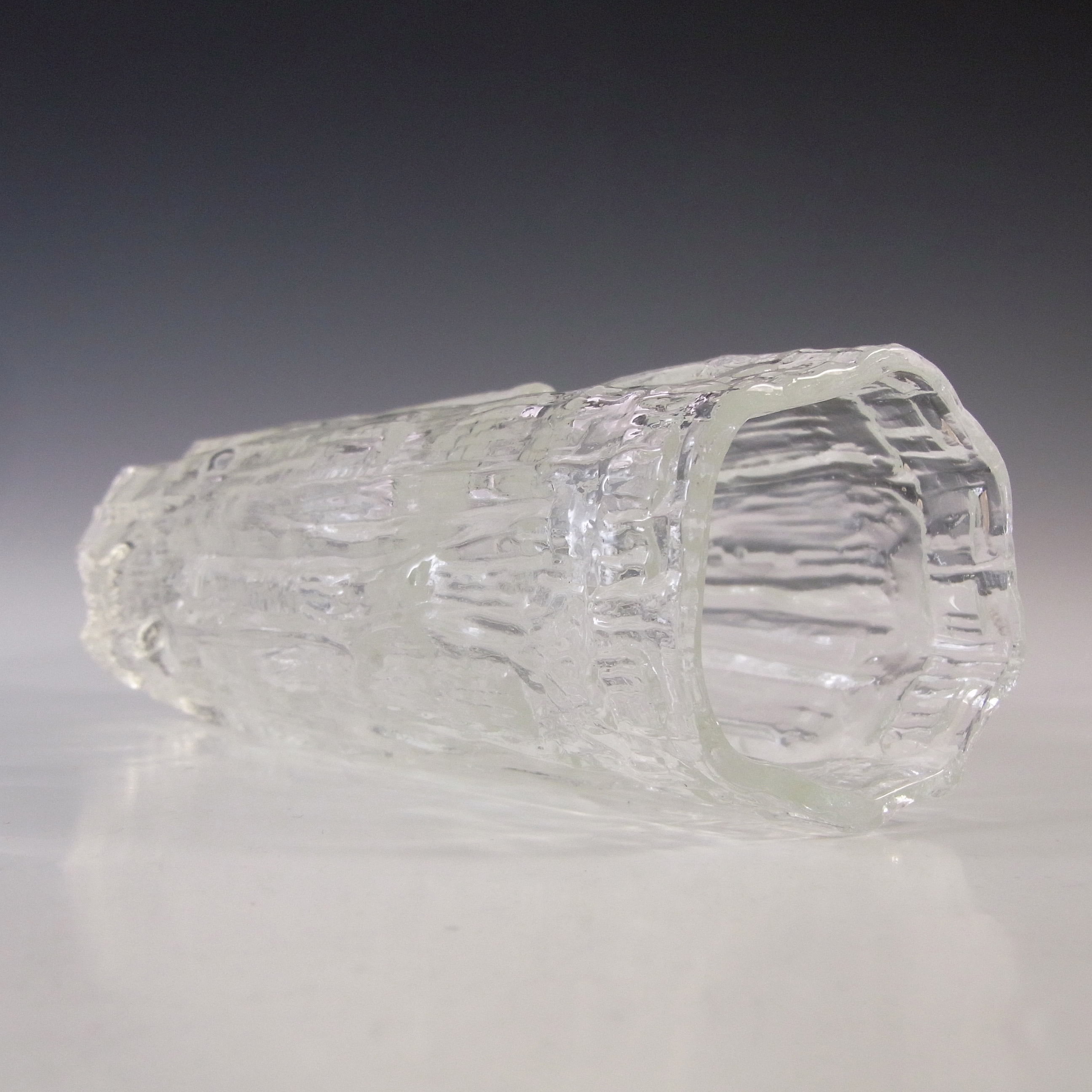 Ravenhead BOXED Vintage Clear Glass Textured Bark Vase - Click Image to Close