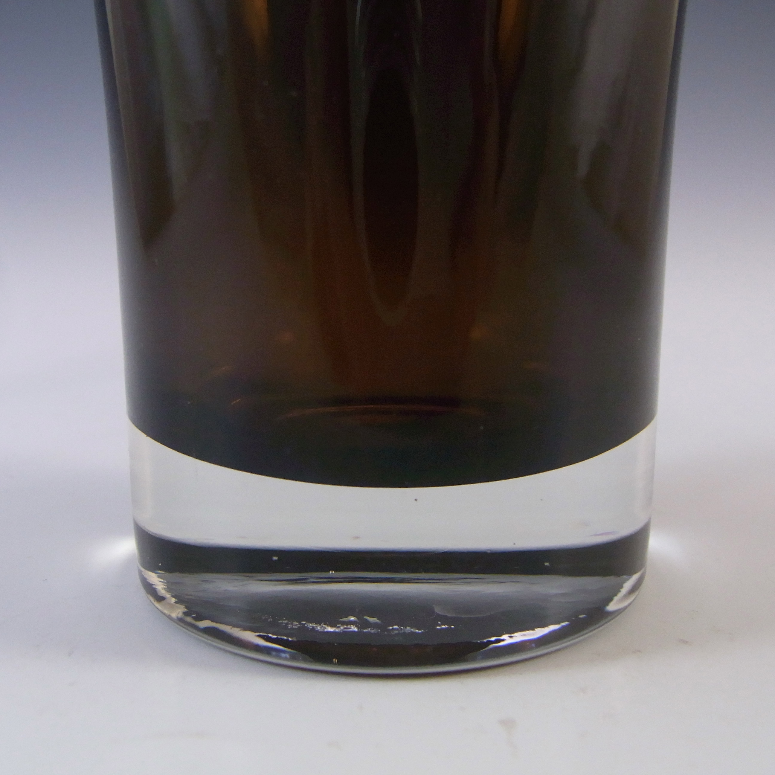 (image for) Riihimaki #1377 Riihimaen Lasi Oy Brown Glass Vase - Click Image to Close
