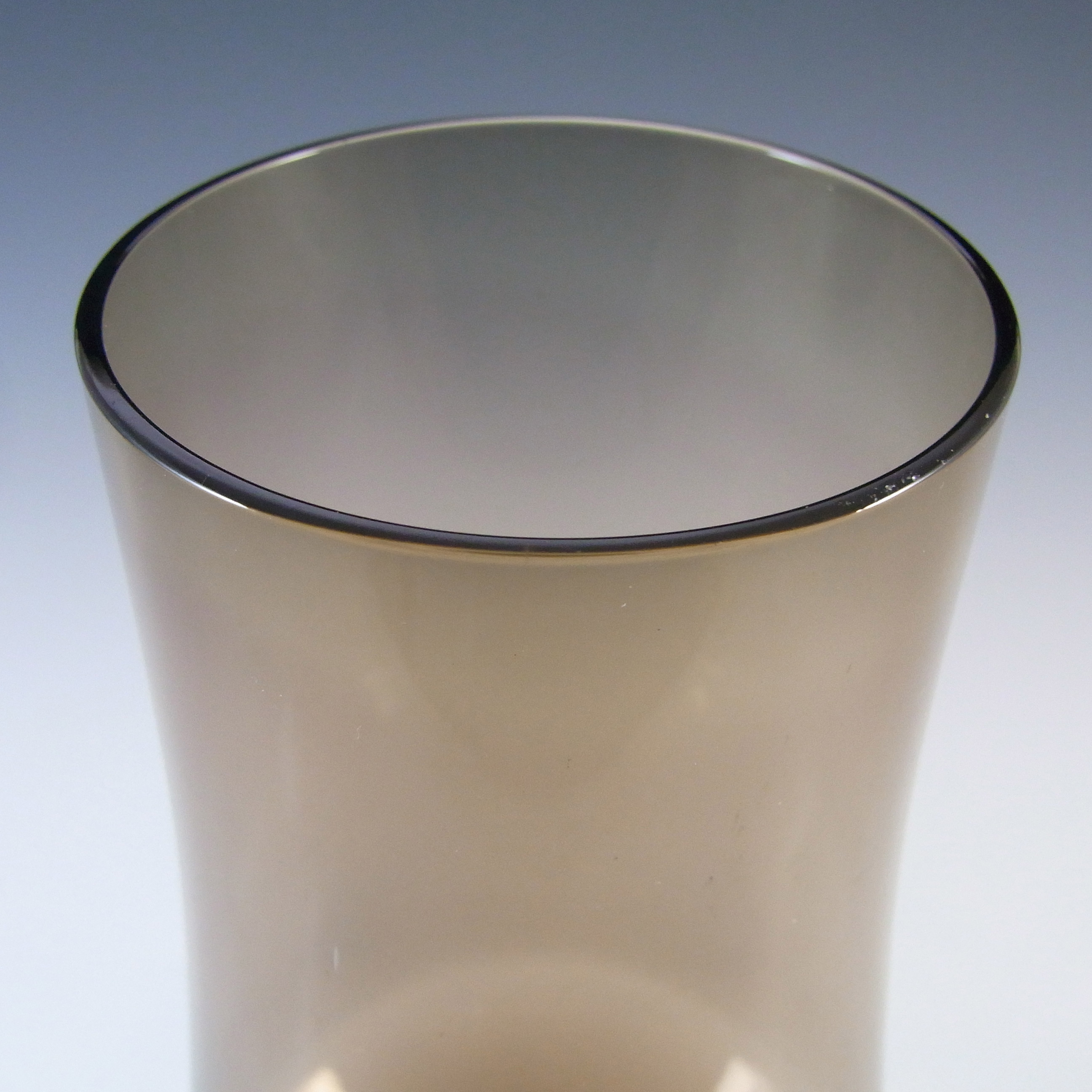 Riihimaki #1377 Riihimaen Lasi Oy Brown Glass Vase - Click Image to Close
