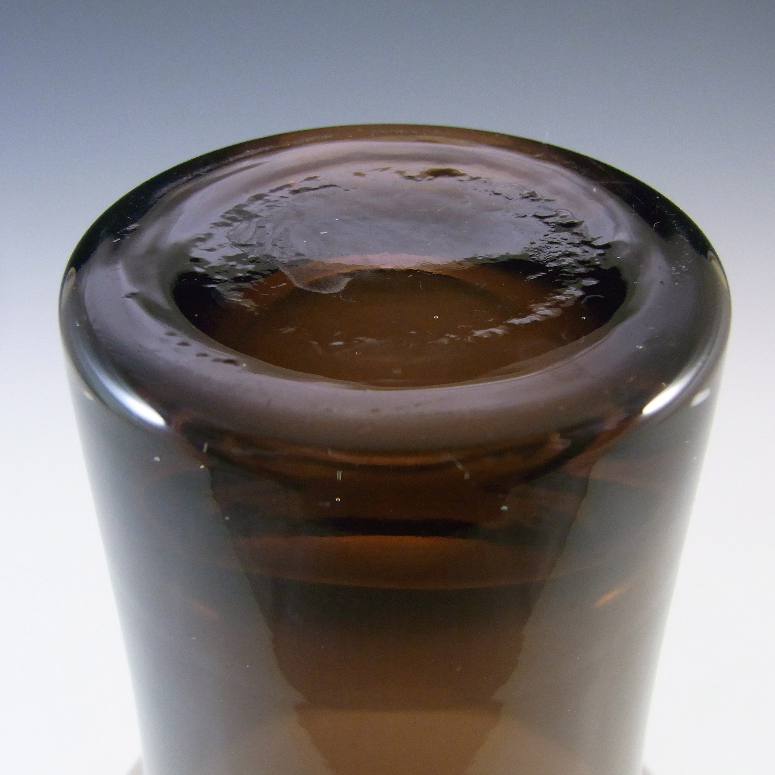 Riihimaki #1377 Riihimaen Lasi Oy Brown Glass Vase - Click Image to Close