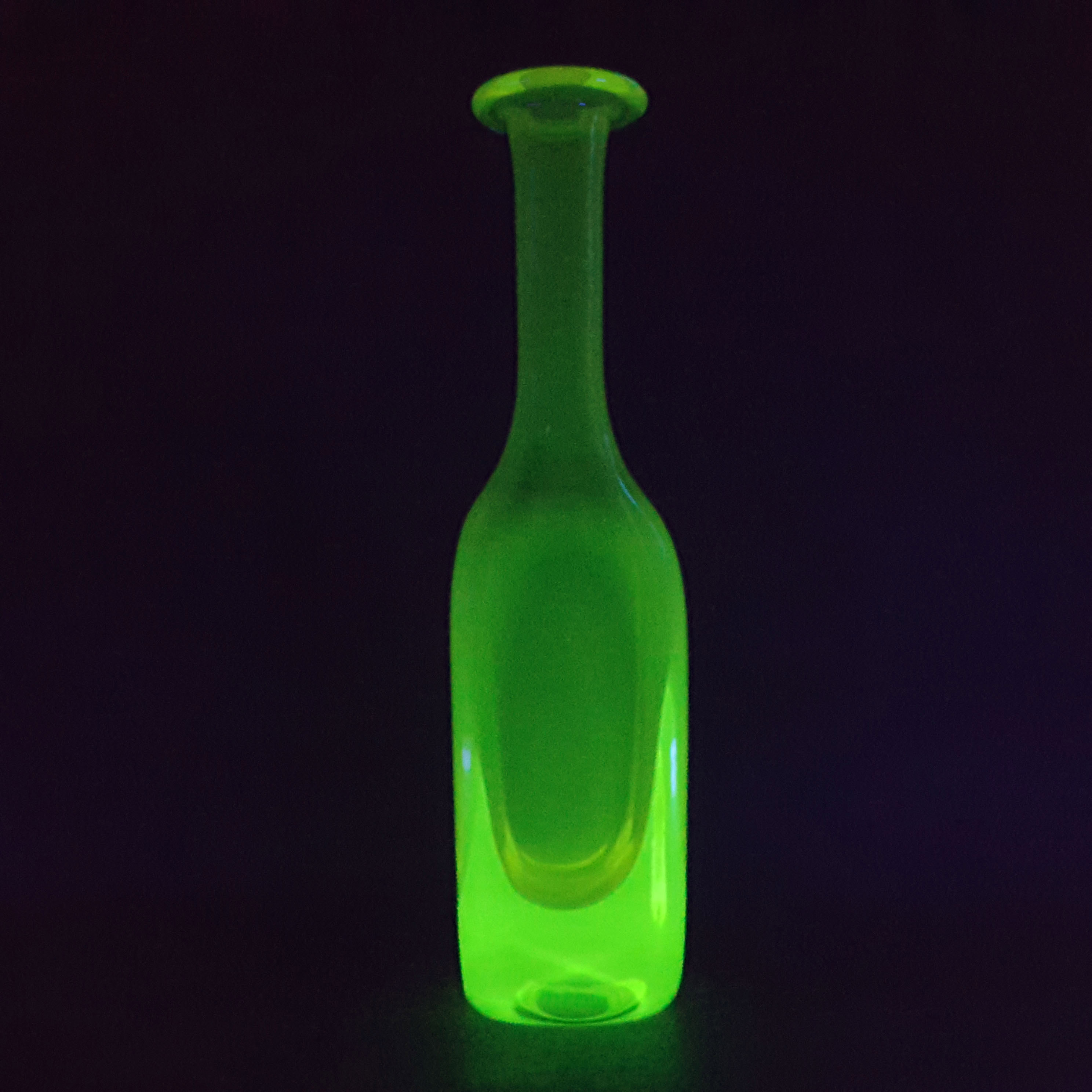 (image for) Seguso Vetri d'Arte Murano Sommerso Uranium Glass Bottle Vase by Pinzoni - Click Image to Close