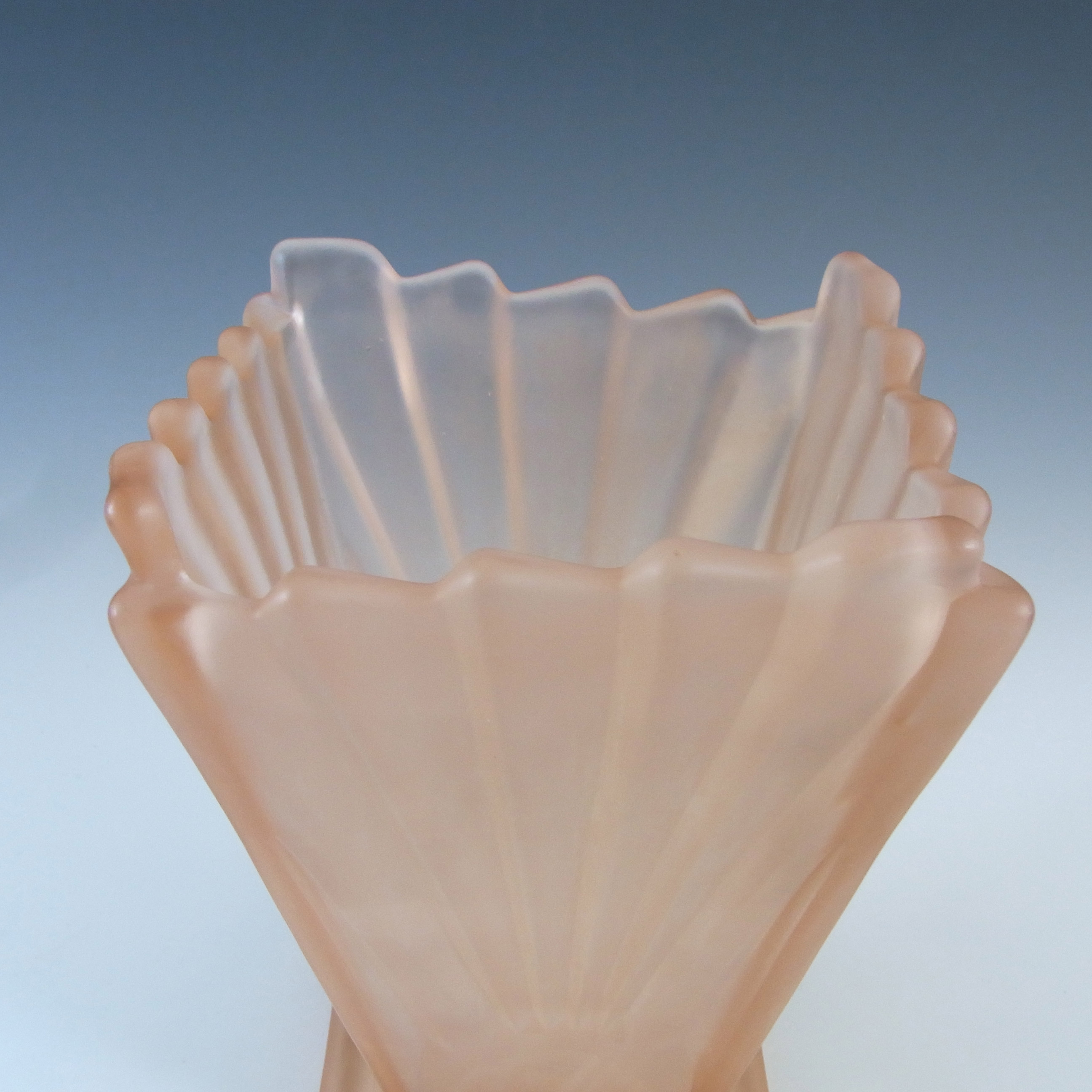 Sowerby Vintage Art Deco Pink Glass "Sunburst / Sunray" Vase - Click Image to Close