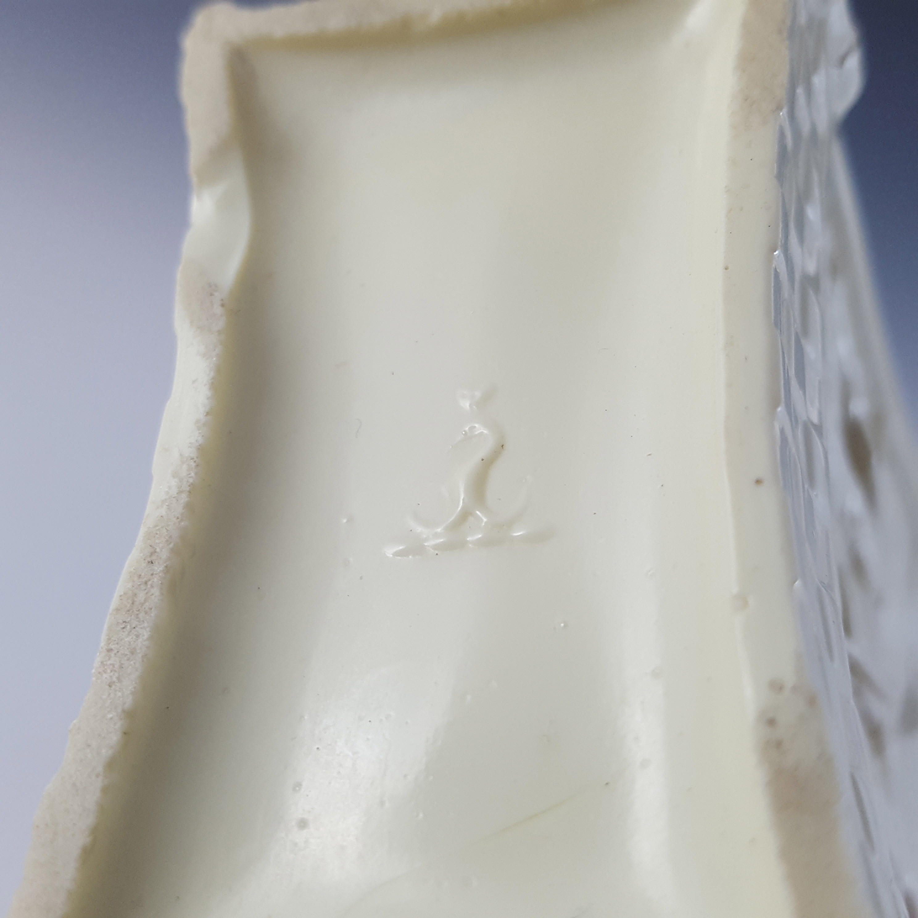 Sowerby #1281 Victorian Queen's Ivory Milk Glass Vase - Marked - Click Image to Close