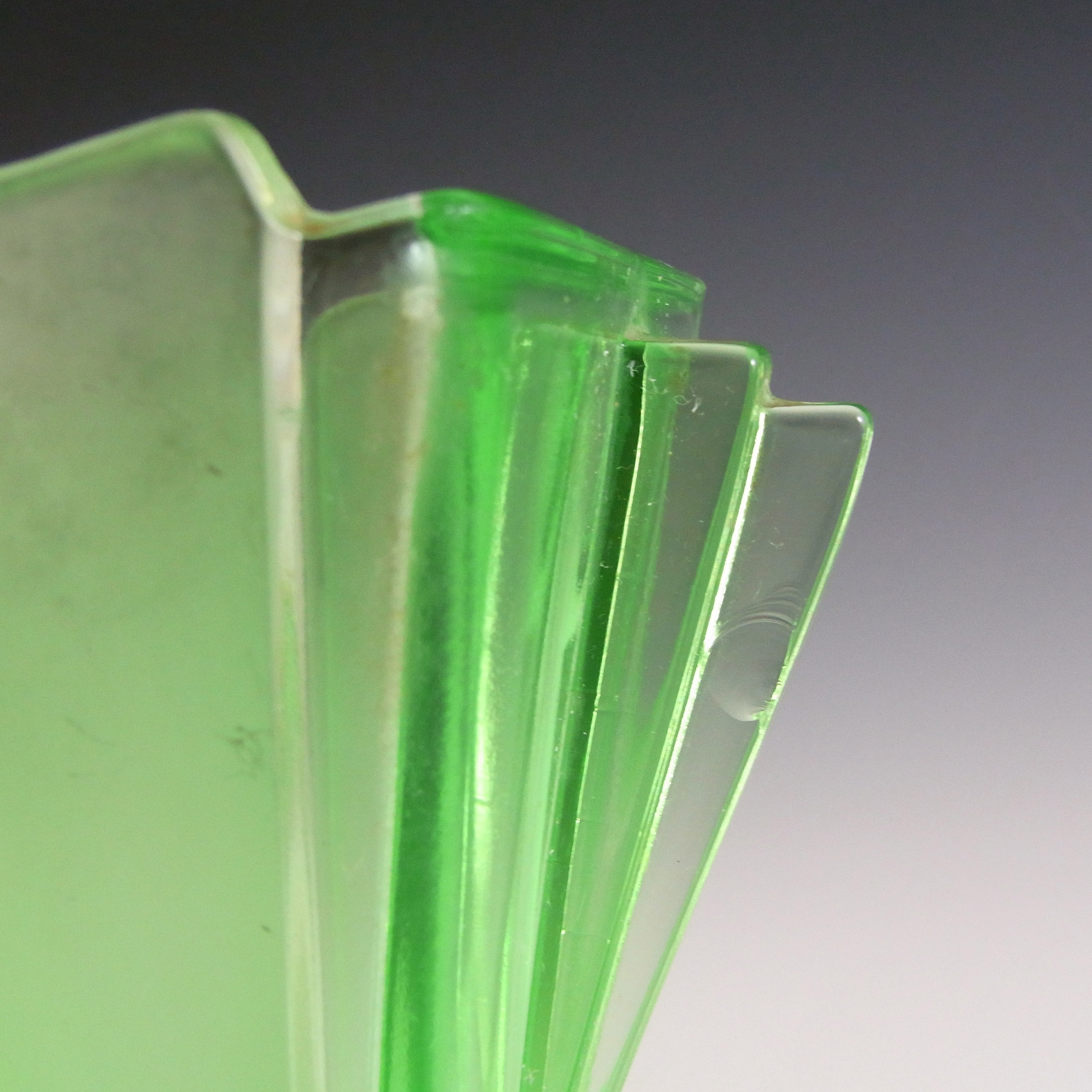 (image for) Stölzle #19256 Czech Art Deco Vintage Green Glass Vase - Click Image to Close