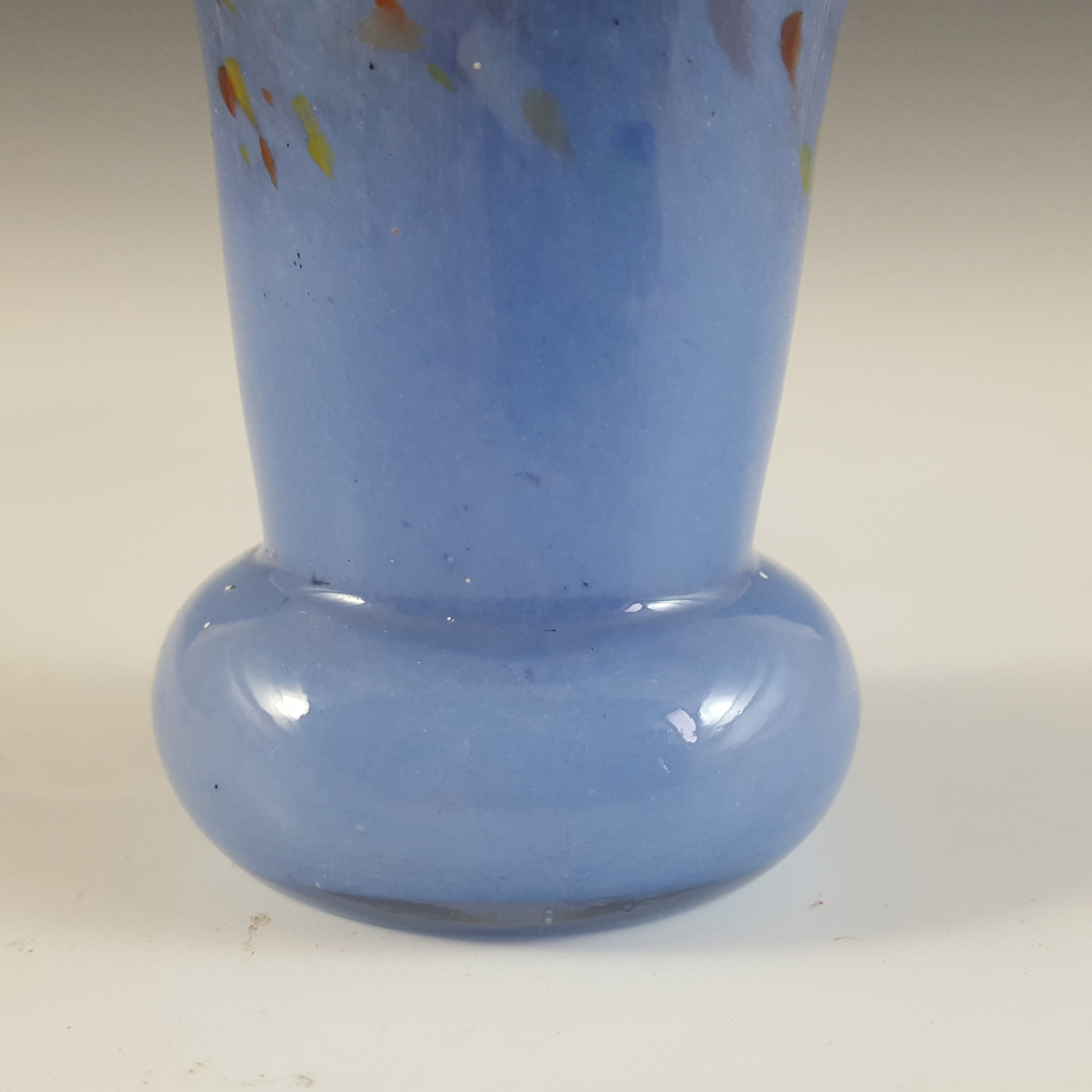 (image for) Vasart or Strathearn Blue Mottled Vintage Glass Vase V022 - Click Image to Close