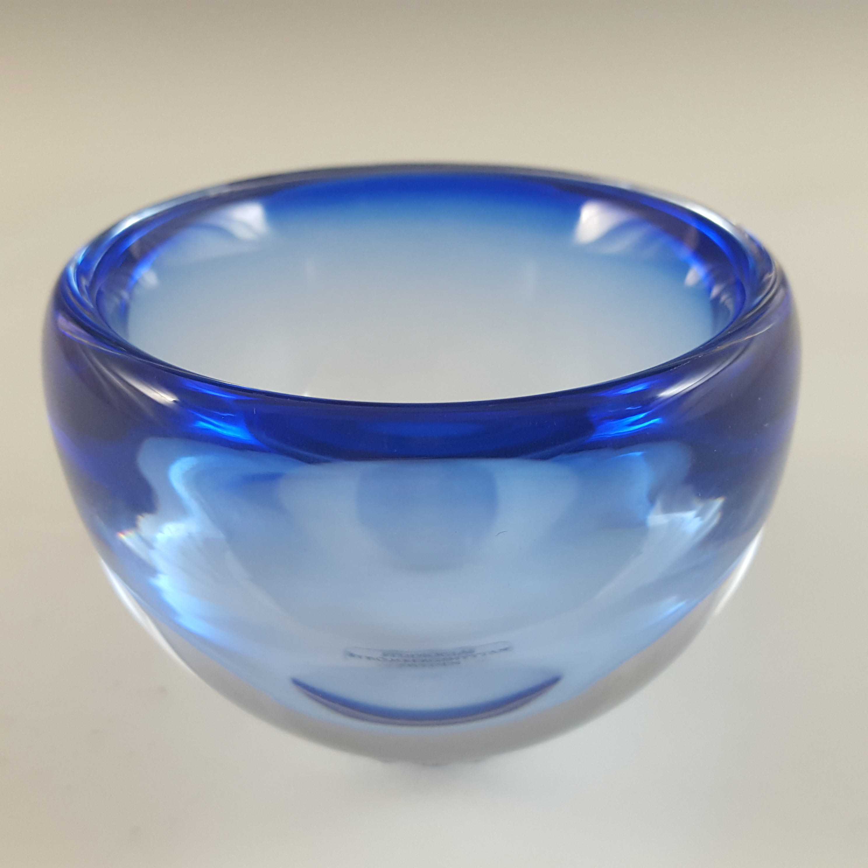 (image for) SIGNED Studioglas Strömbergshyttan Swedish Blue Glass Bowl - Click Image to Close