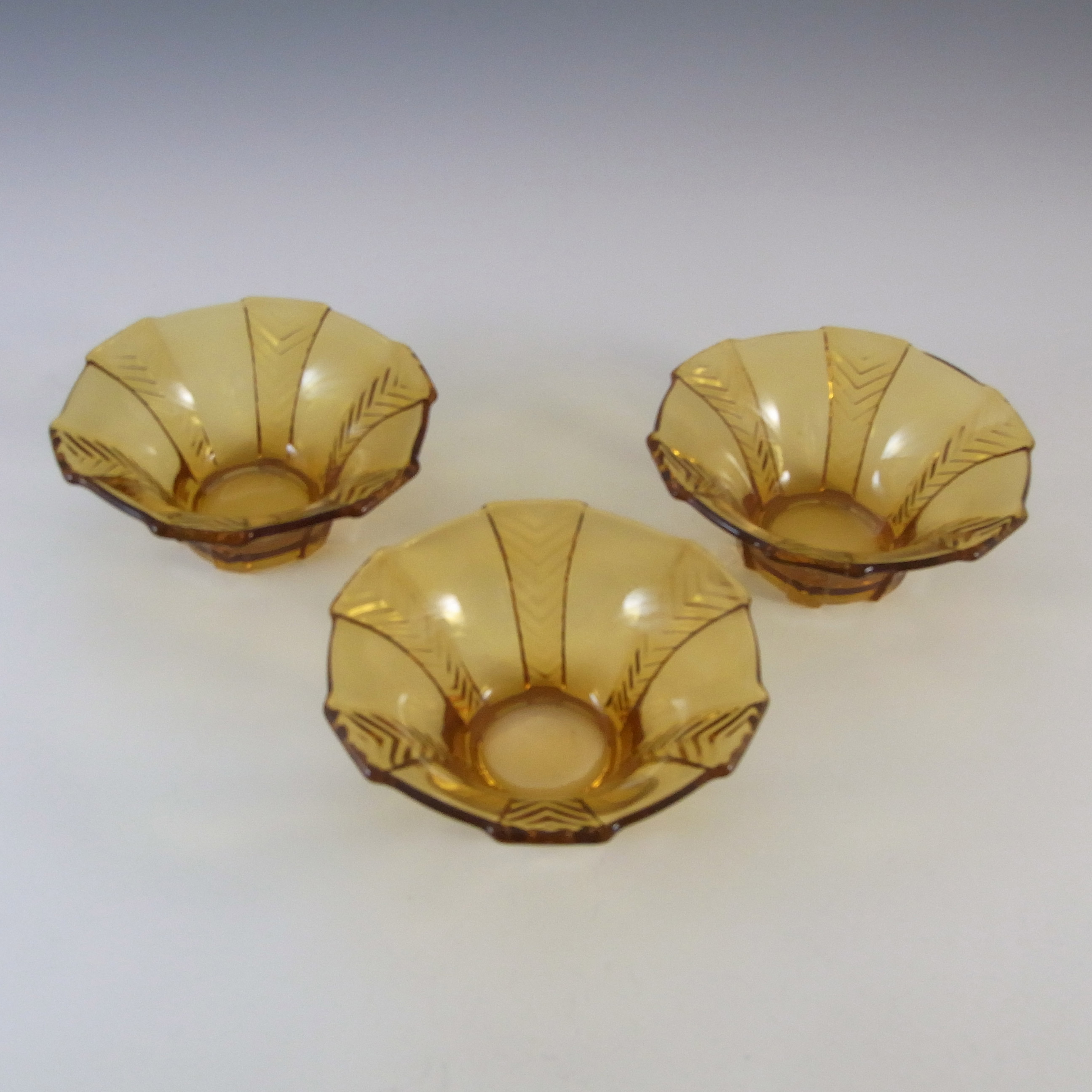 Walther & Söhne Set of 3 Art Deco Amber Glass 'Athene' Bowls - Click Image to Close