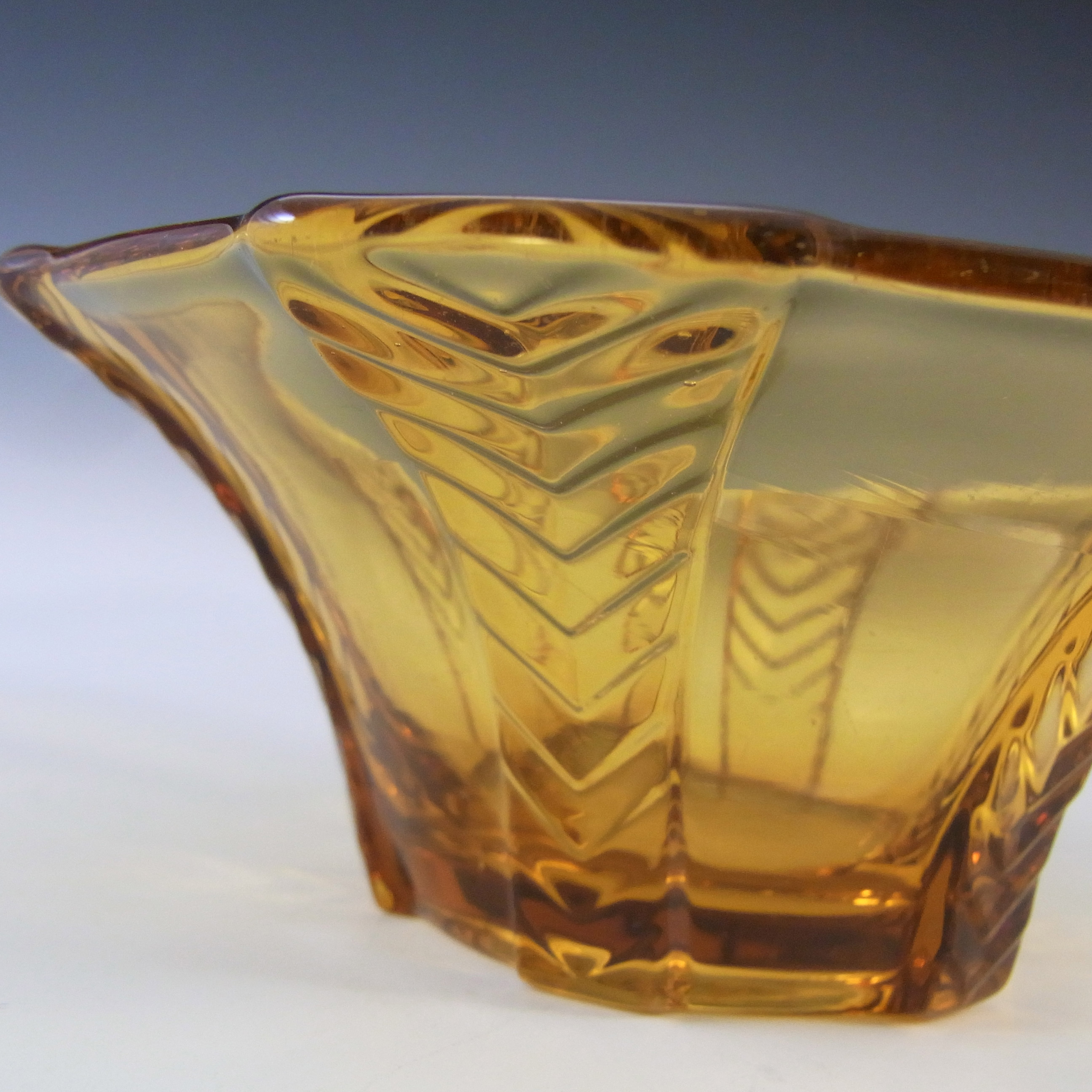 Walther & Söhne Set of 3 Art Deco Amber Glass 'Athene' Bowls - Click Image to Close