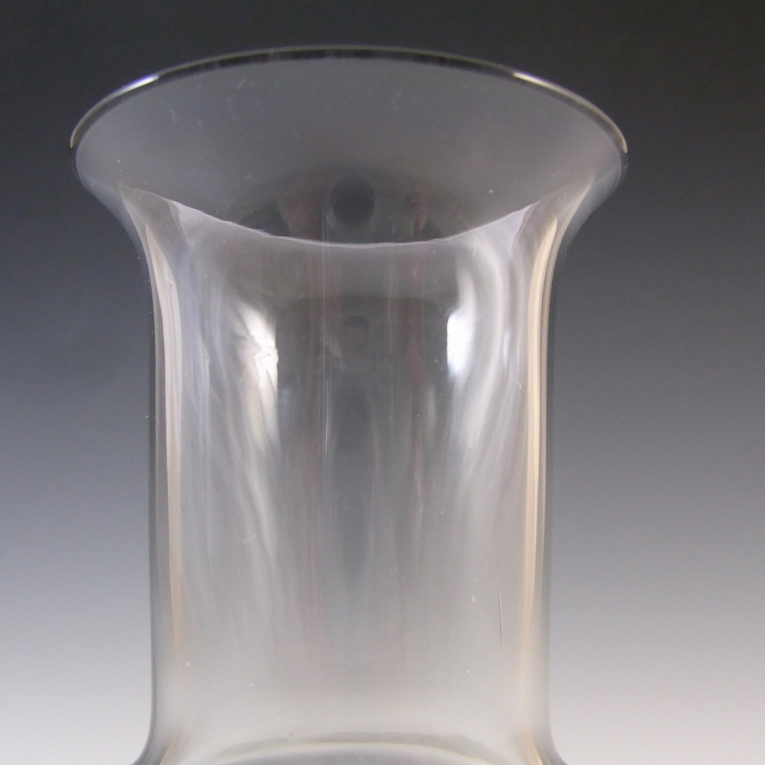 (image for) Wedgwood/Frank Thrower 1980's 'Ming' Glass Vase FJT43/2/M - Click Image to Close