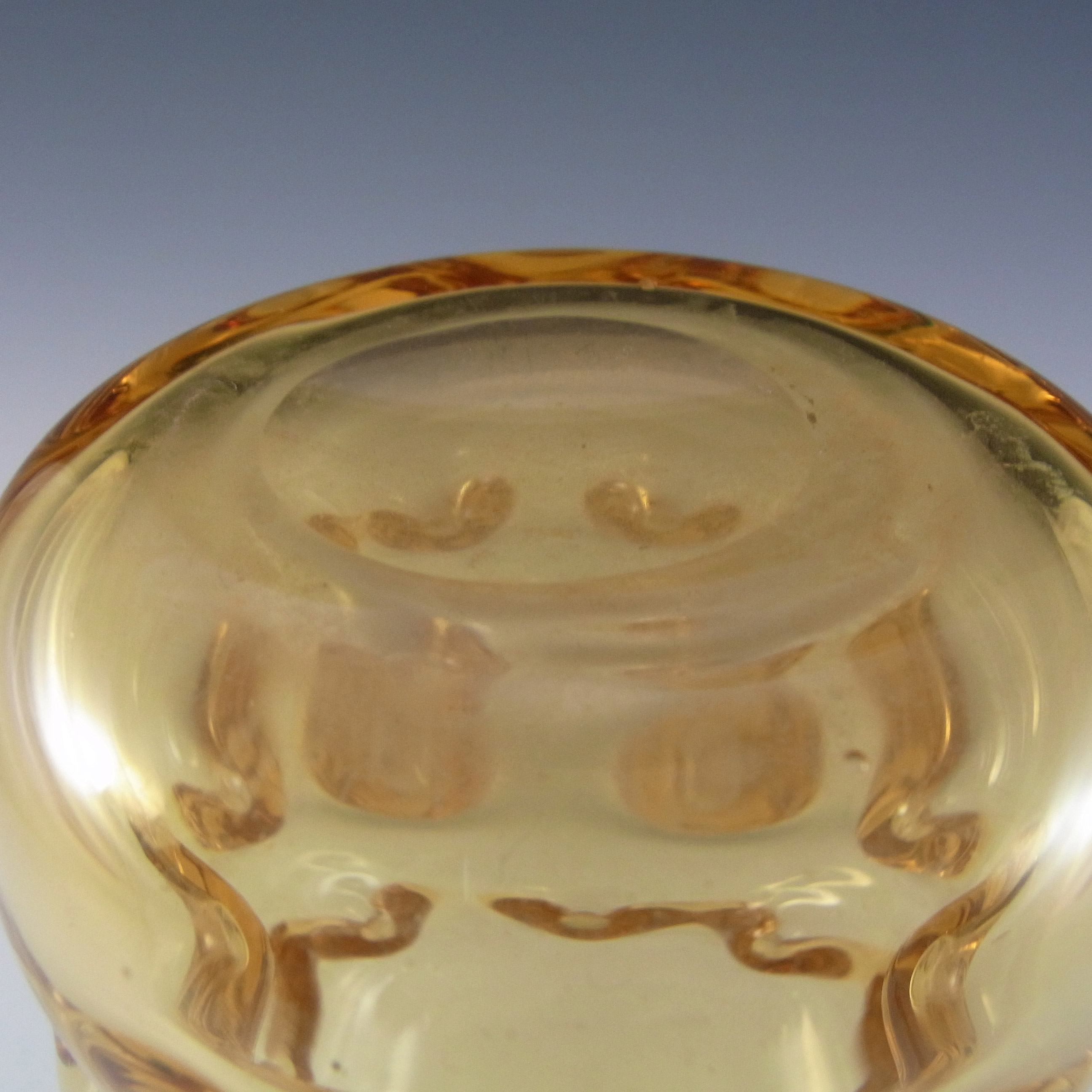 (image for) Whitefriars #9863 Vintage Gold FLC Glass Dimpled Vase - Click Image to Close