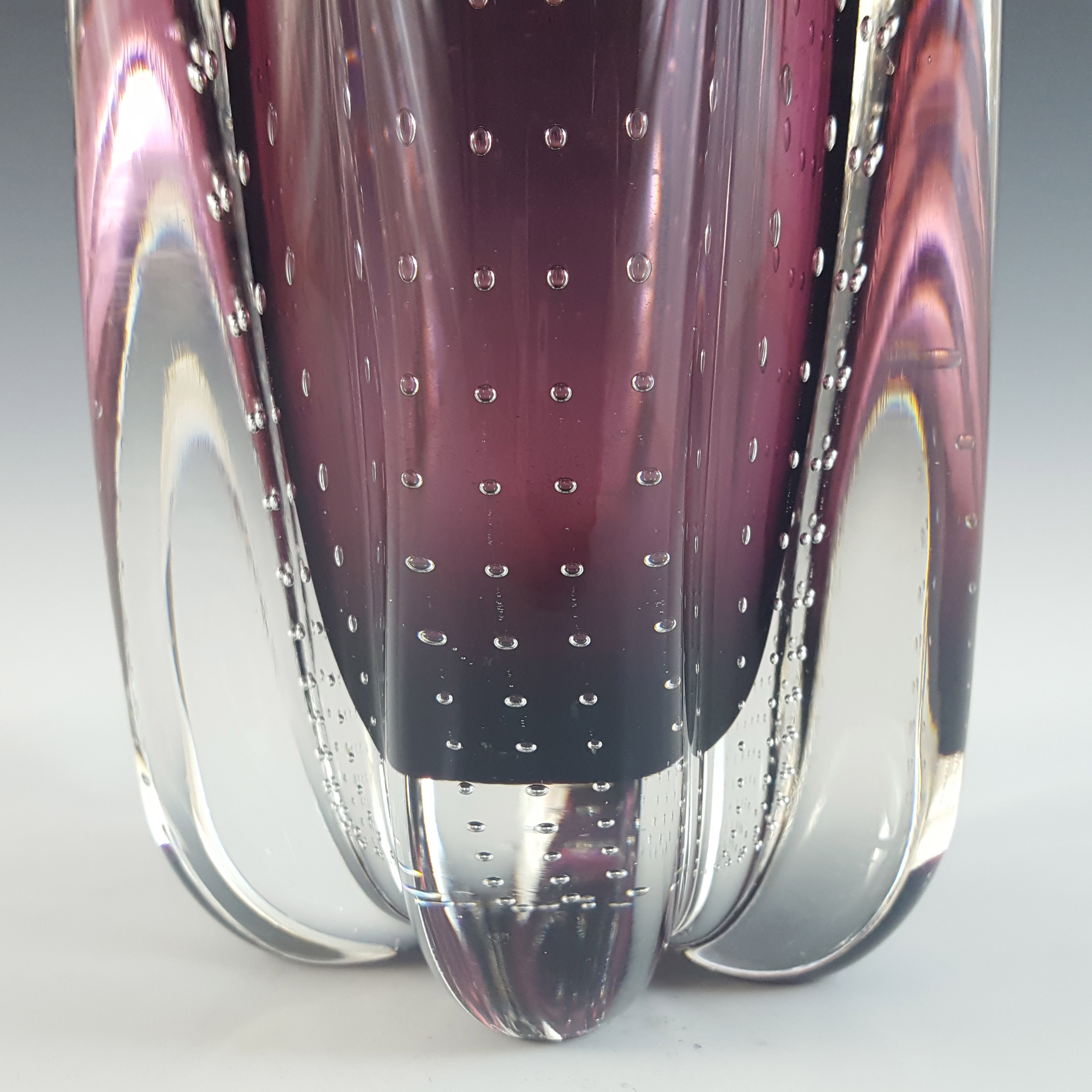 Whitefriars #9771 Aubergine Glass Controlled Bubble Lobed Vase - Click Image to Close