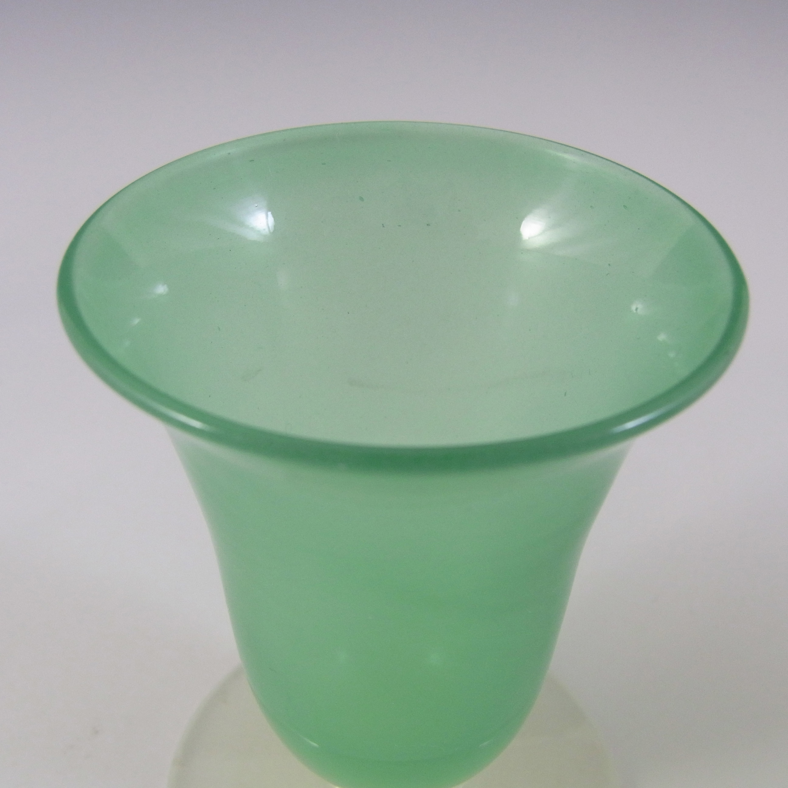 Stevens + Williams Pair of Stourbridge Alabaster Green Glass Vases - Click Image to Close
