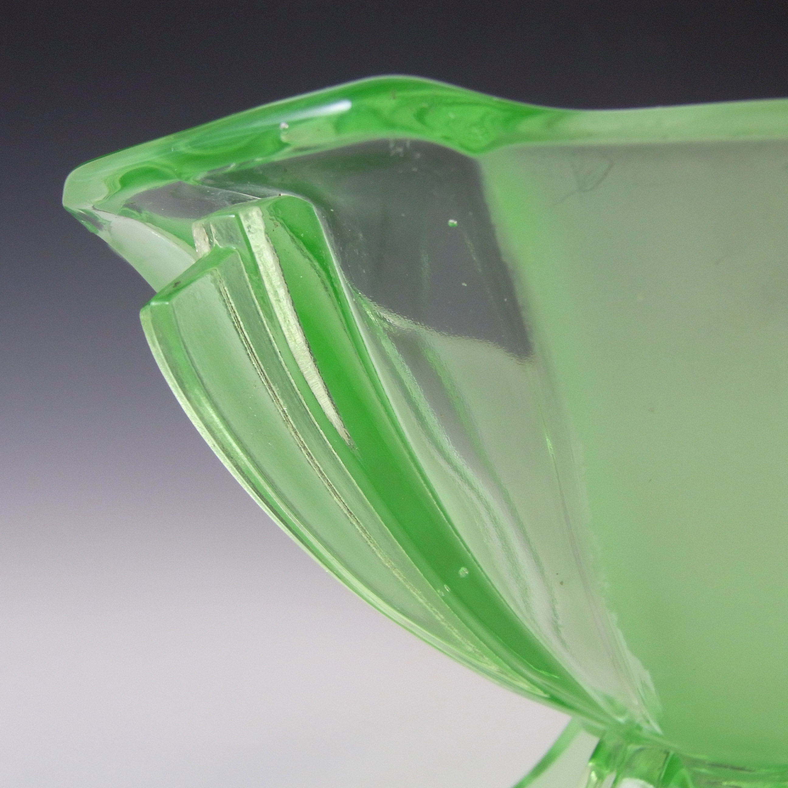 Stölzle Czech Art Deco Vintage Green Glass Bowl #19283 - Click Image to Close