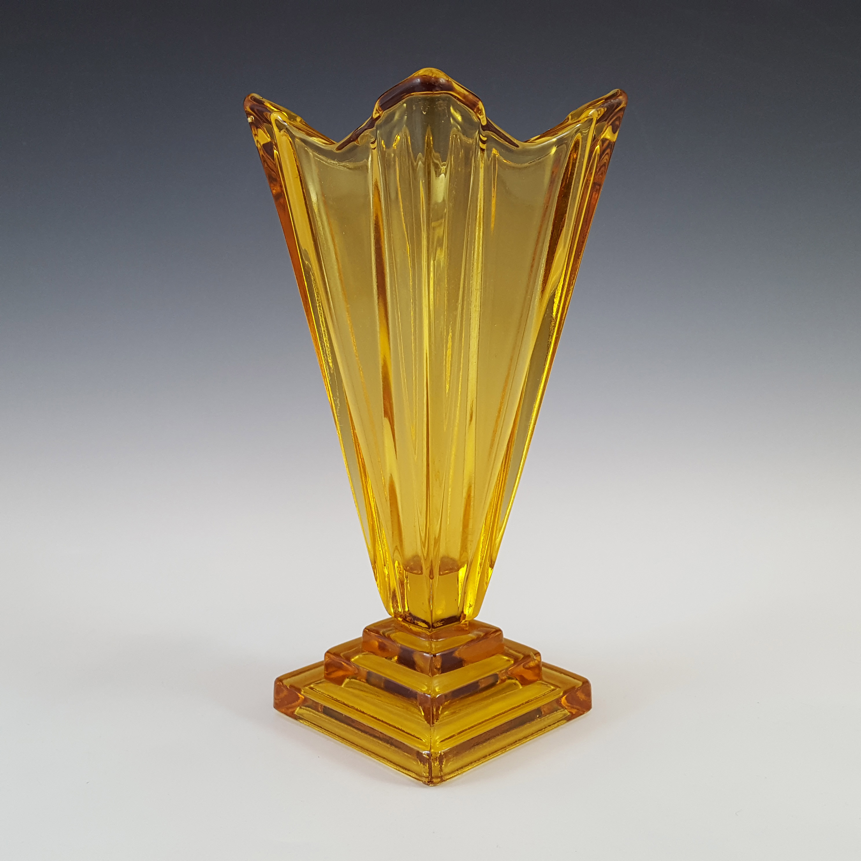 Bagley #1333 Art Deco 7.5" Vintage Amber Glass 'Wyndham' Vase - Click Image to Close