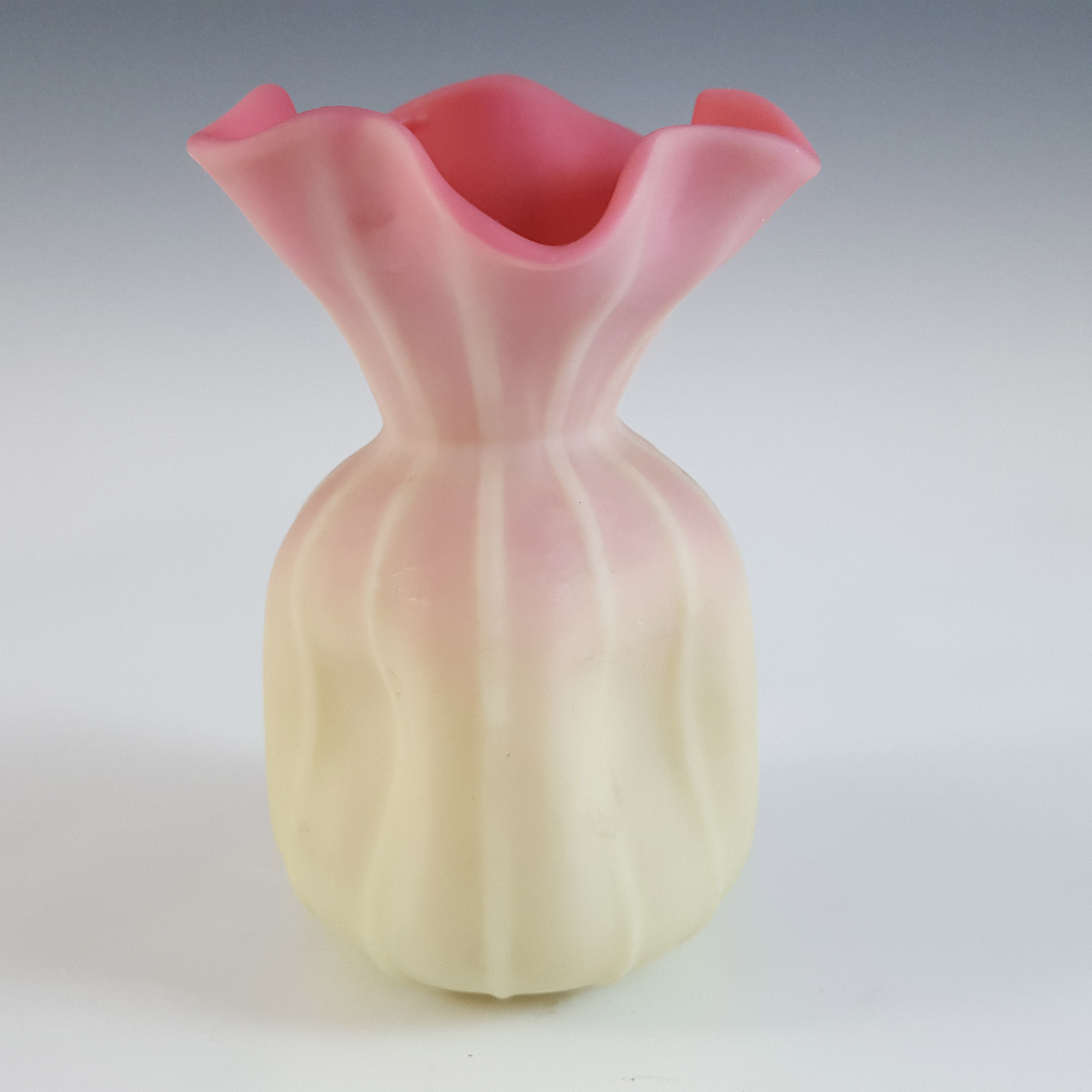 Thomas Webb Pair of Victorian Burmese Uranium Glass Vases - Click Image to Close