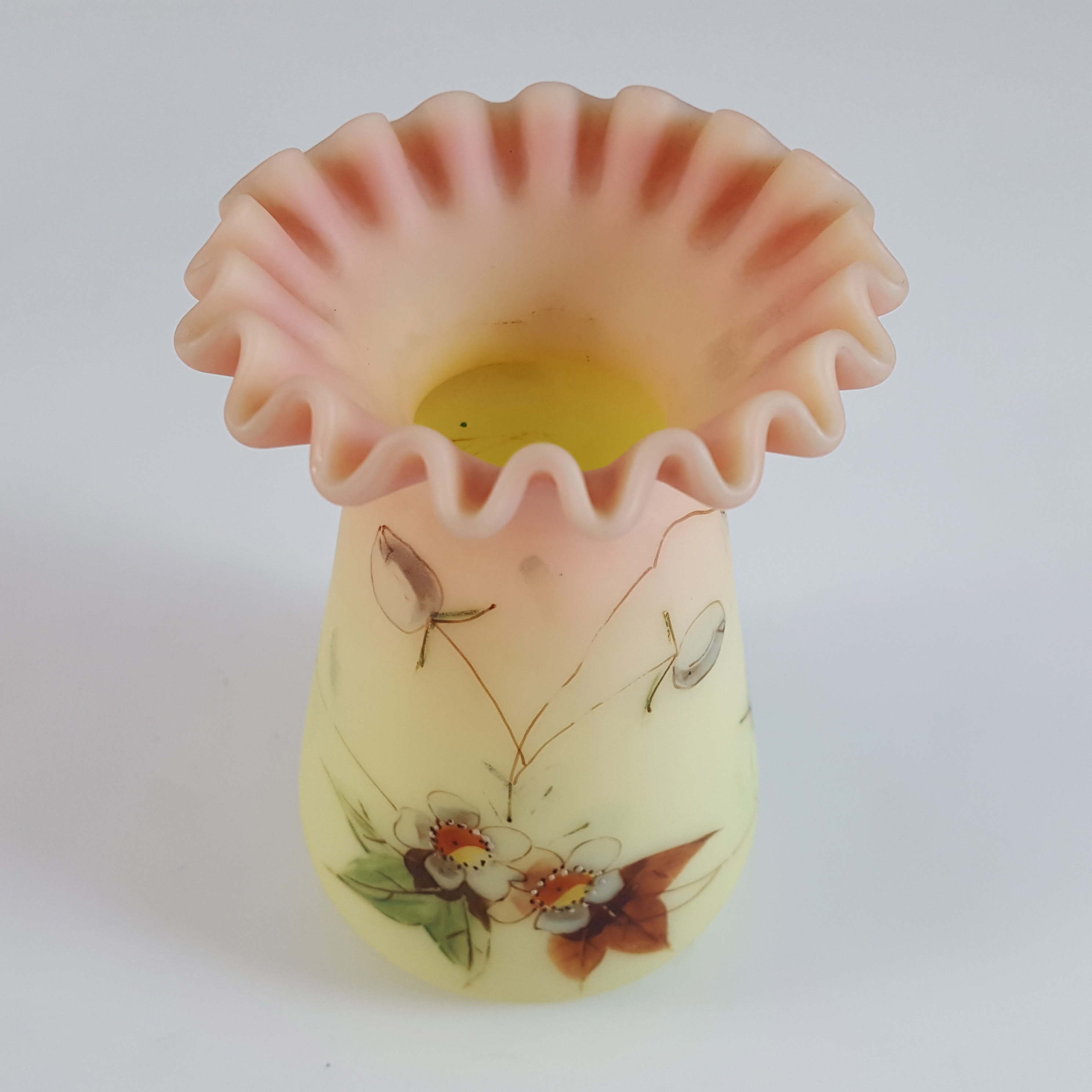 Thomas Webb Victorian Burmese Uranium 'Hawthorn' Glass Vase - Click Image to Close