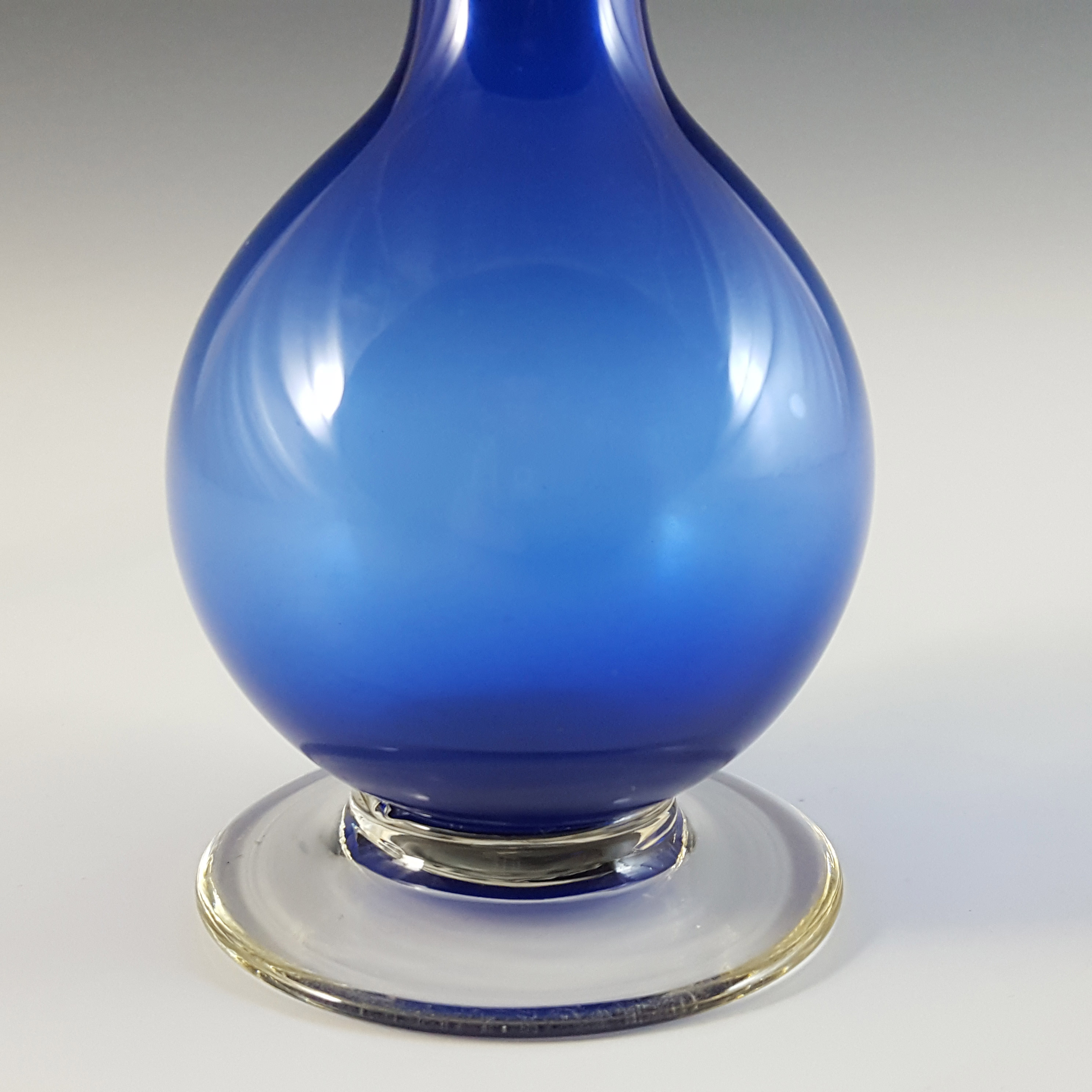 Carlo Moretti Murano 'Glossy' Blue Glass 10" Stem Vase - Click Image to Close