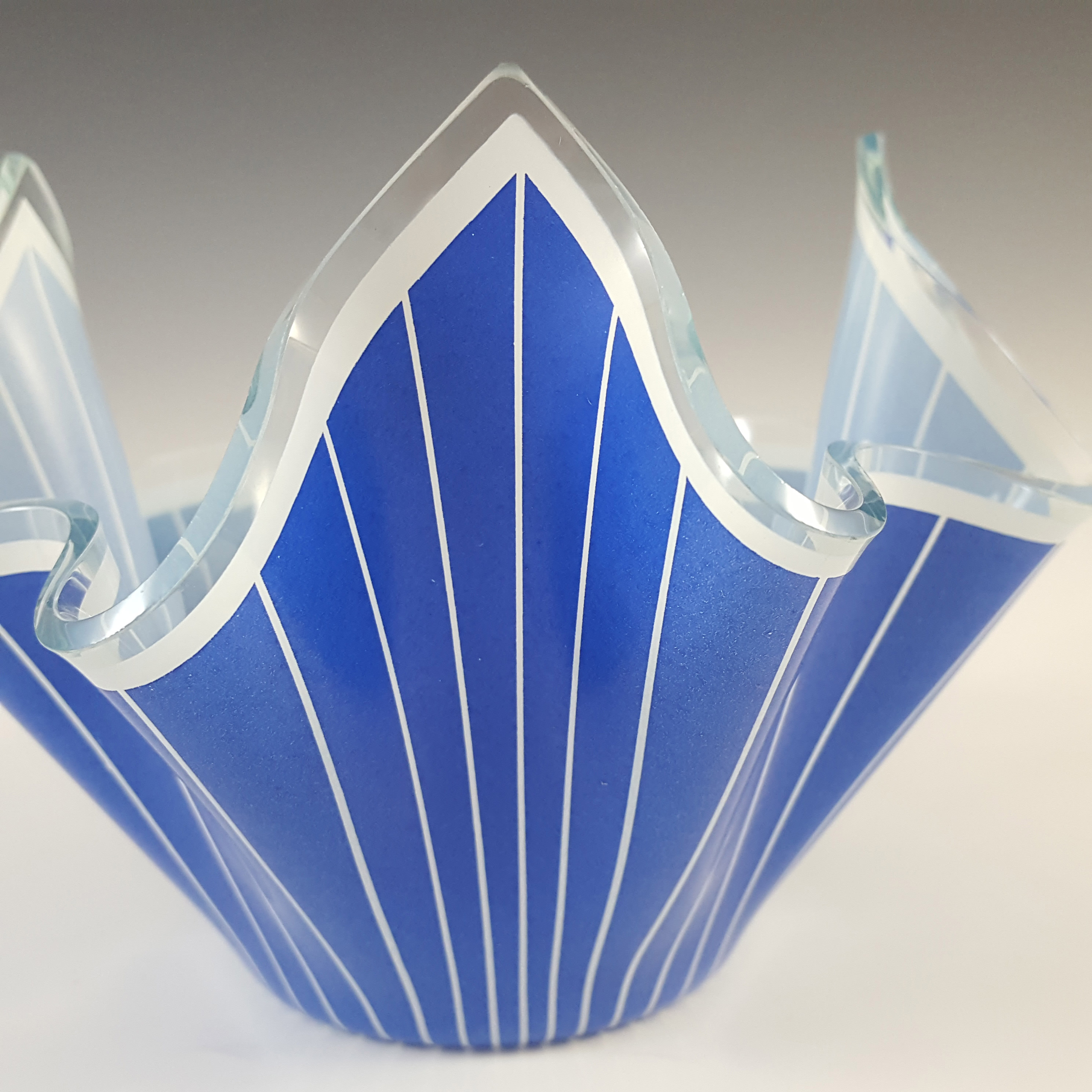 Chance Brothers Blue Glass 'Cordon' Vintage Handkerchief Vase - Click Image to Close
