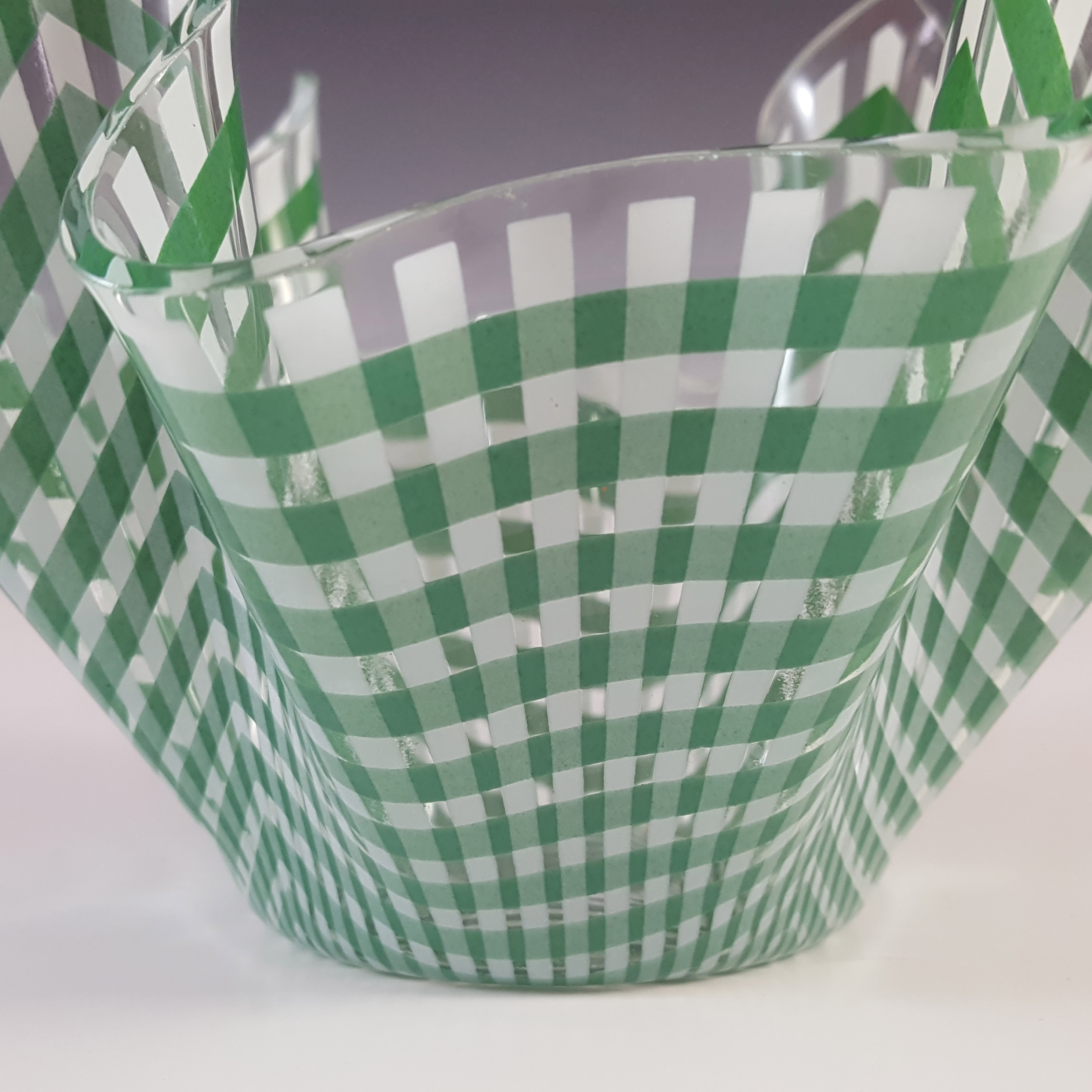 Chance Brothers Green & White Glass 'Gingham' Handkerchief Vase - Click Image to Close
