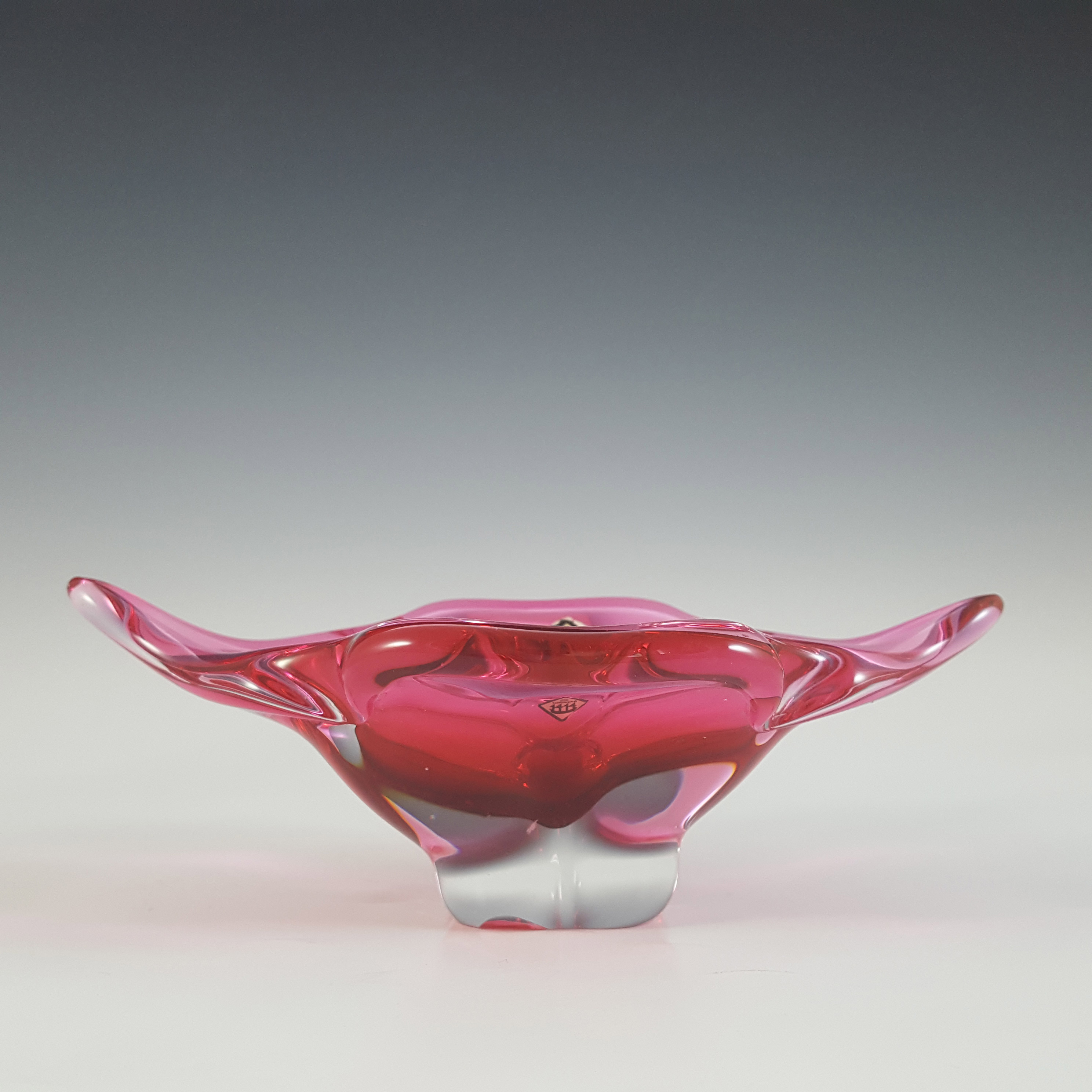 (image for) LABELLED Chřibská #296/2/13 Czech Pink & Clear Glass Bowl - Click Image to Close
