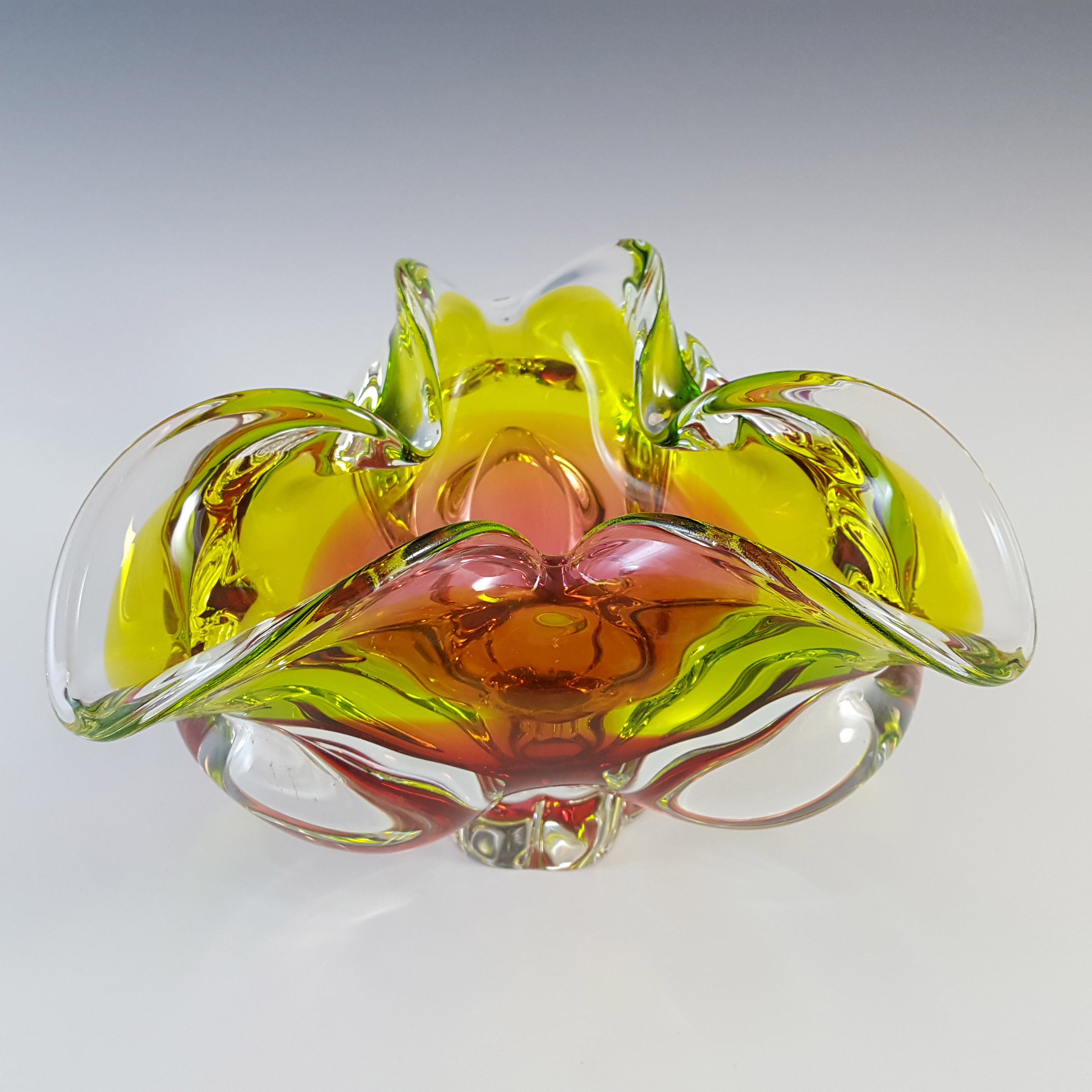 Chřibská #240/5/20 Czech Pink & Yellow Glass Bowl by Josef Hospodka - Click Image to Close