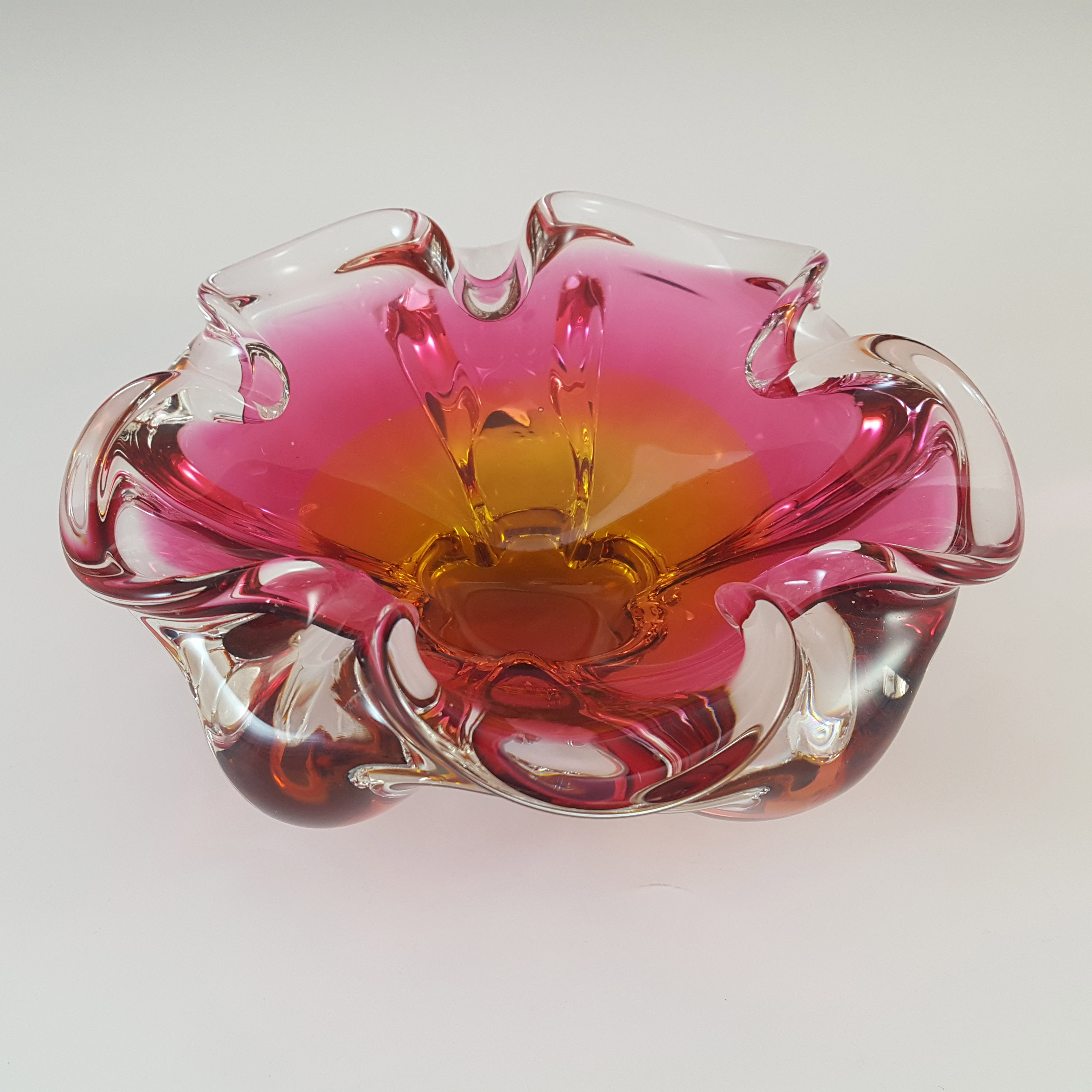 Chřibská #238/5/15 Czech Pink & Orange Glass Bowl by Josef Hospodka - Click Image to Close
