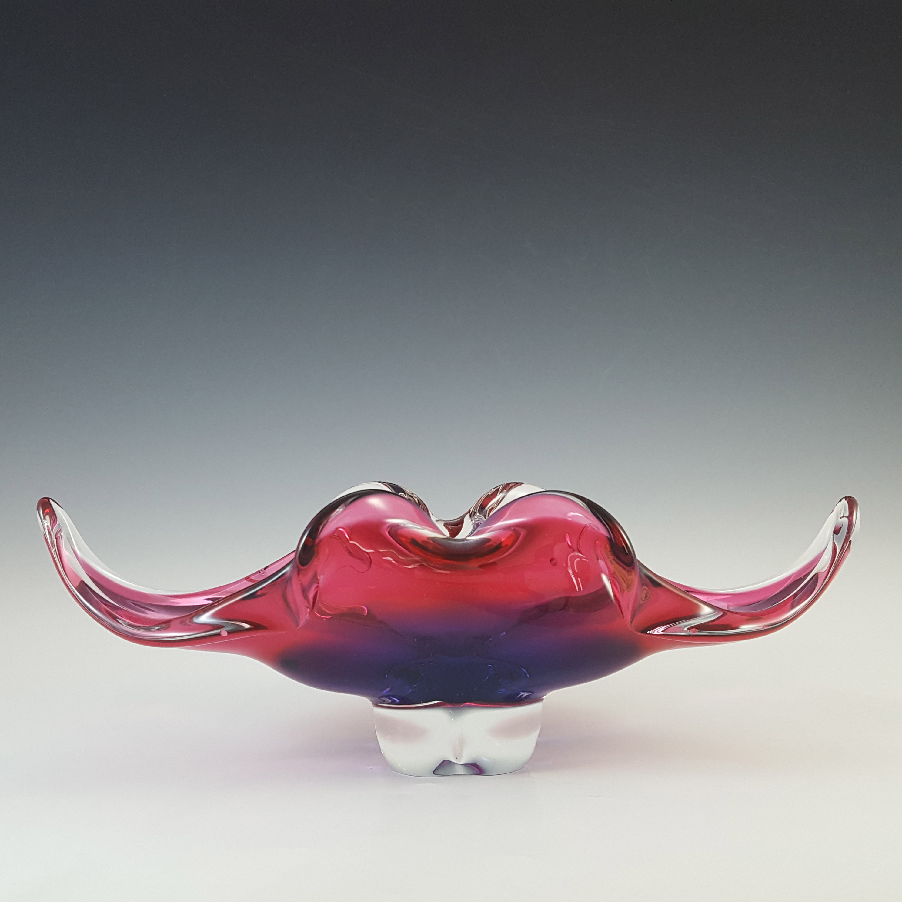 Chřibská #296/5/30 Czech Pink & Purple Glass Bowl - Click Image to Close