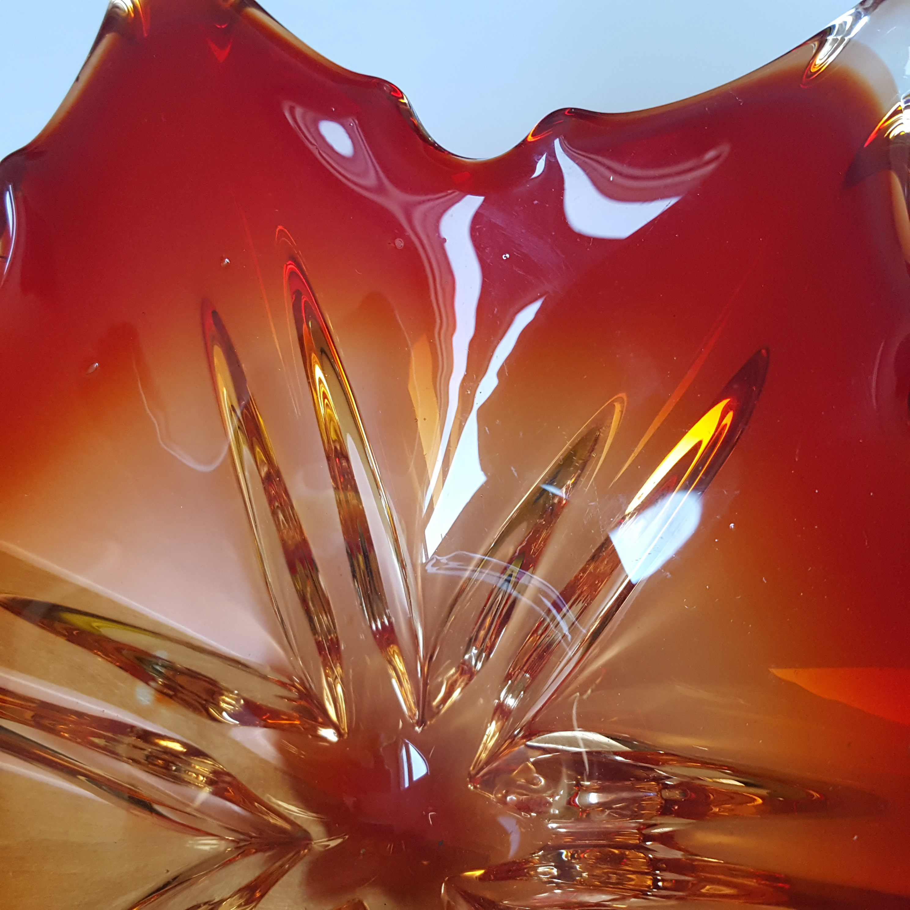 (image for) Cristallo Venezia MCM Murano Red & Clear Sommerso Glass Bowl - Click Image to Close