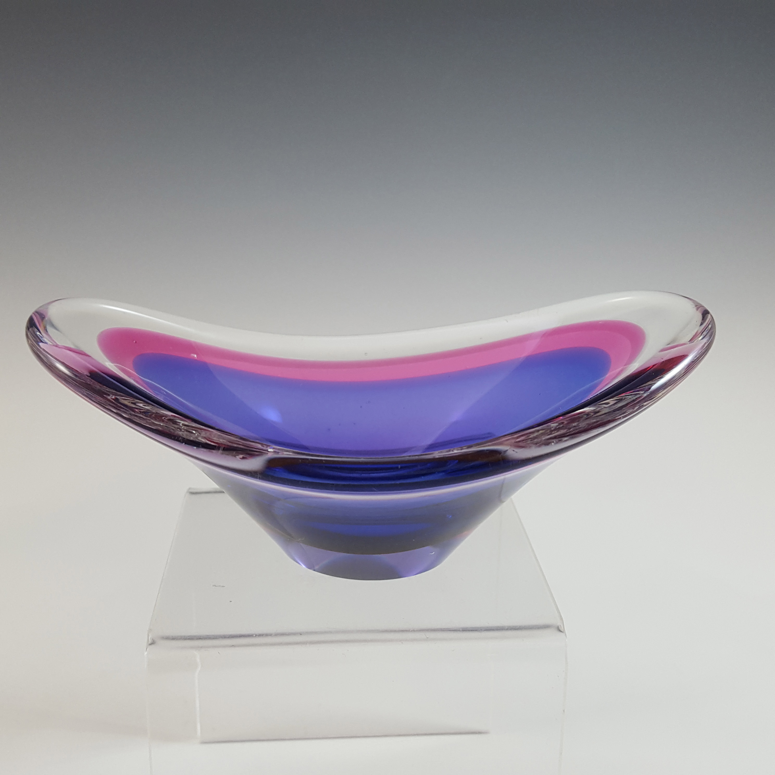 SIGNED Flygsfors Coquille Purple Glass Bowl by Paul Kedelv - Click Image to Close