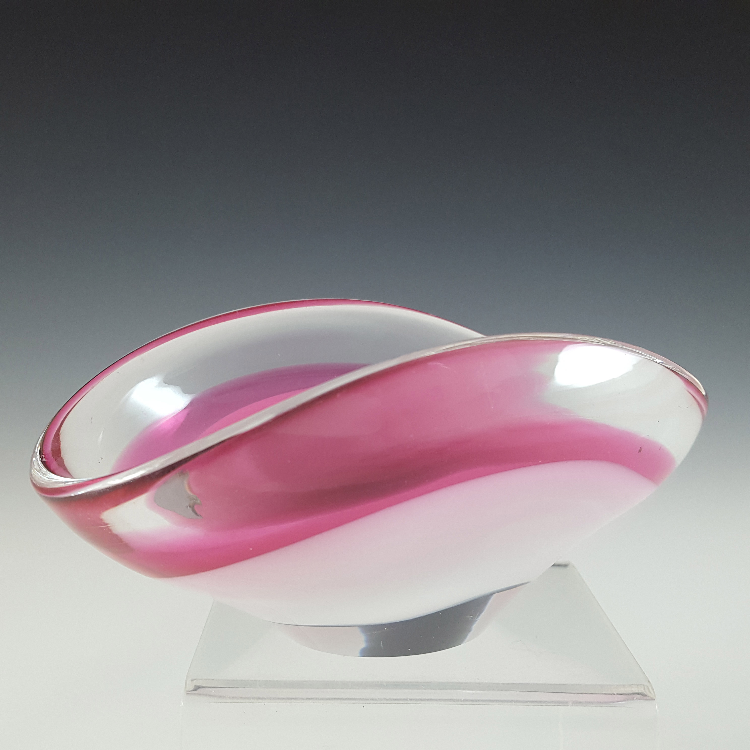 (image for) SIGNED Flygsfors Coquille Pink Glass Bowl by Paul Kedelv - Click Image to Close