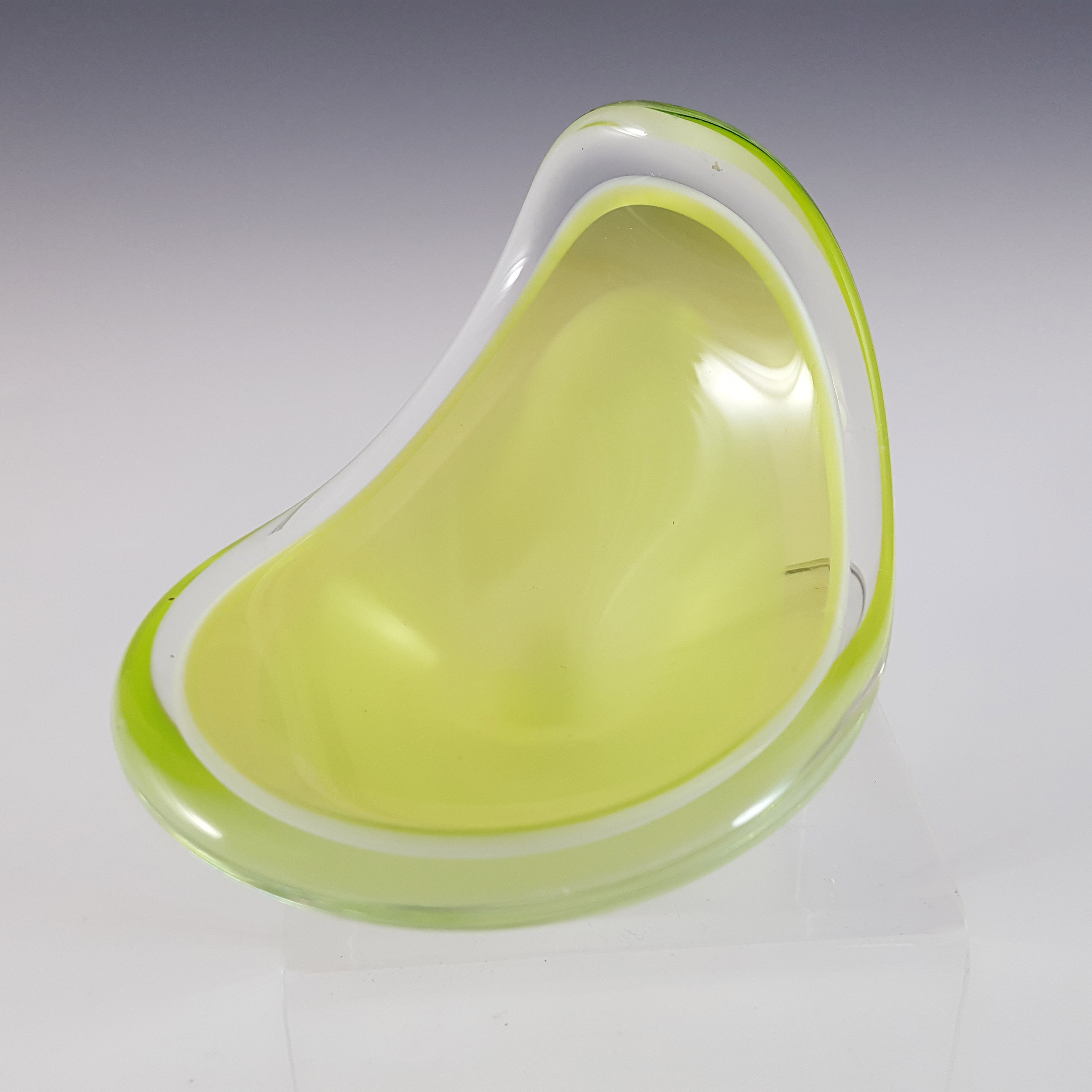 (image for) SIGNED Flygsfors Coquille Yellow Glass Bowl by Paul Kedelv - Click Image to Close
