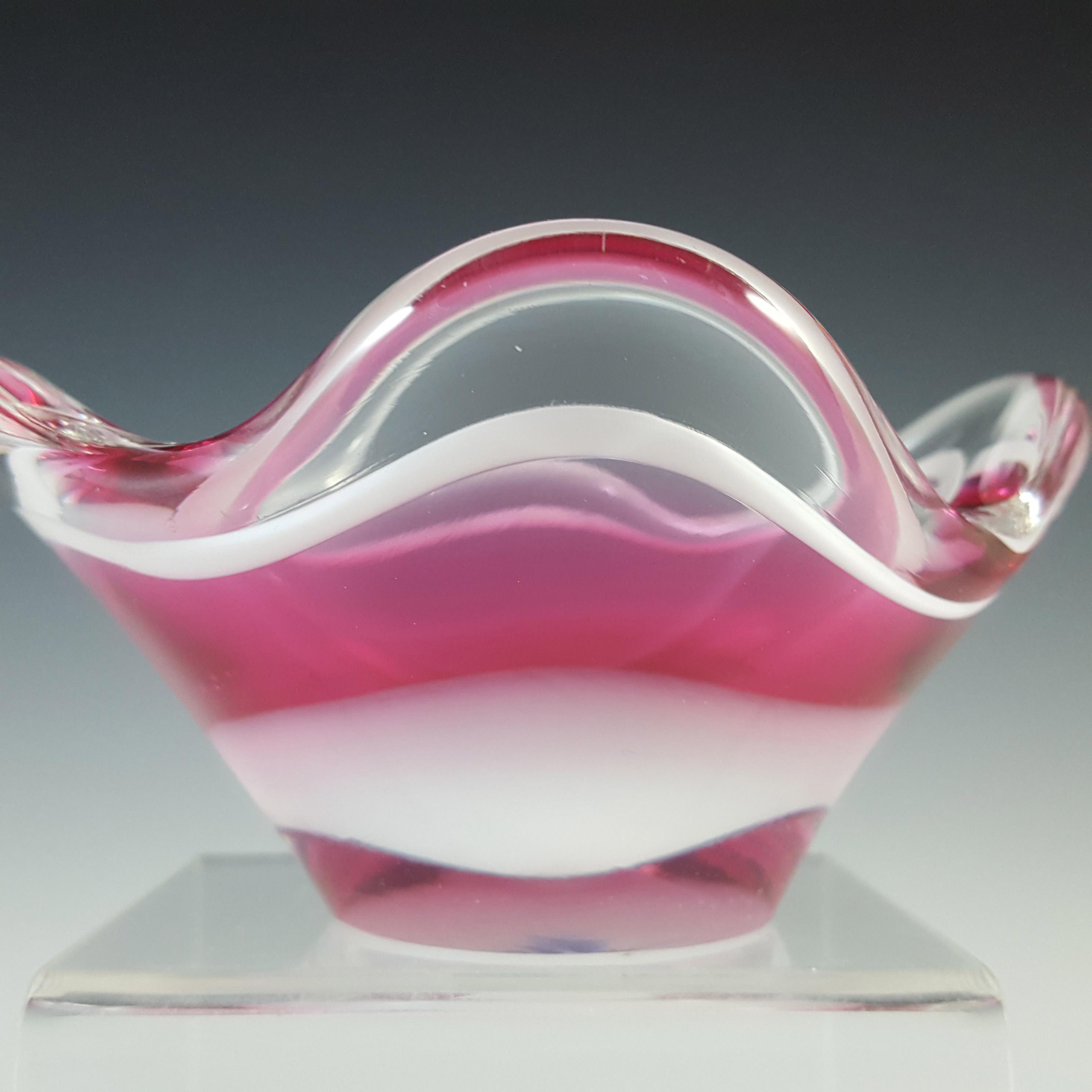 SIGNED Flygsfors Coquille Pink Glass Bowl by Paul Kedelv 1961 - Click Image to Close