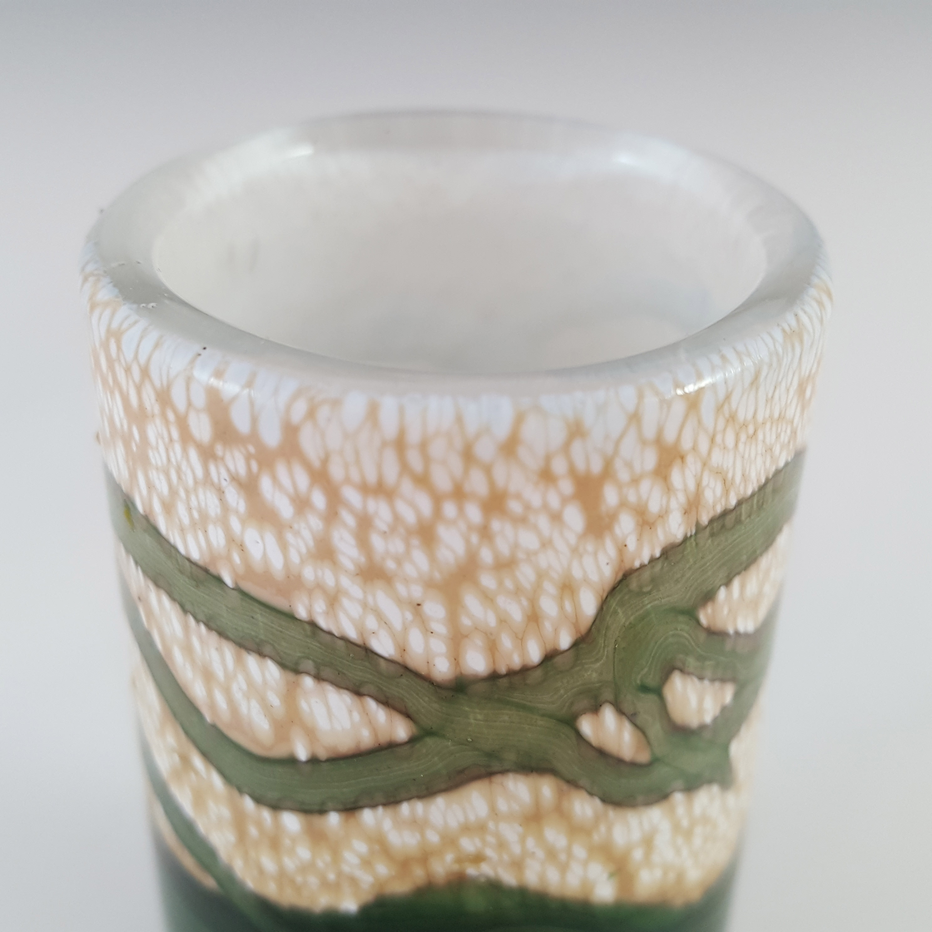 SIGNED Gozo Maltese Cream & Green Glass 'Springtime' Vase - Click Image to Close