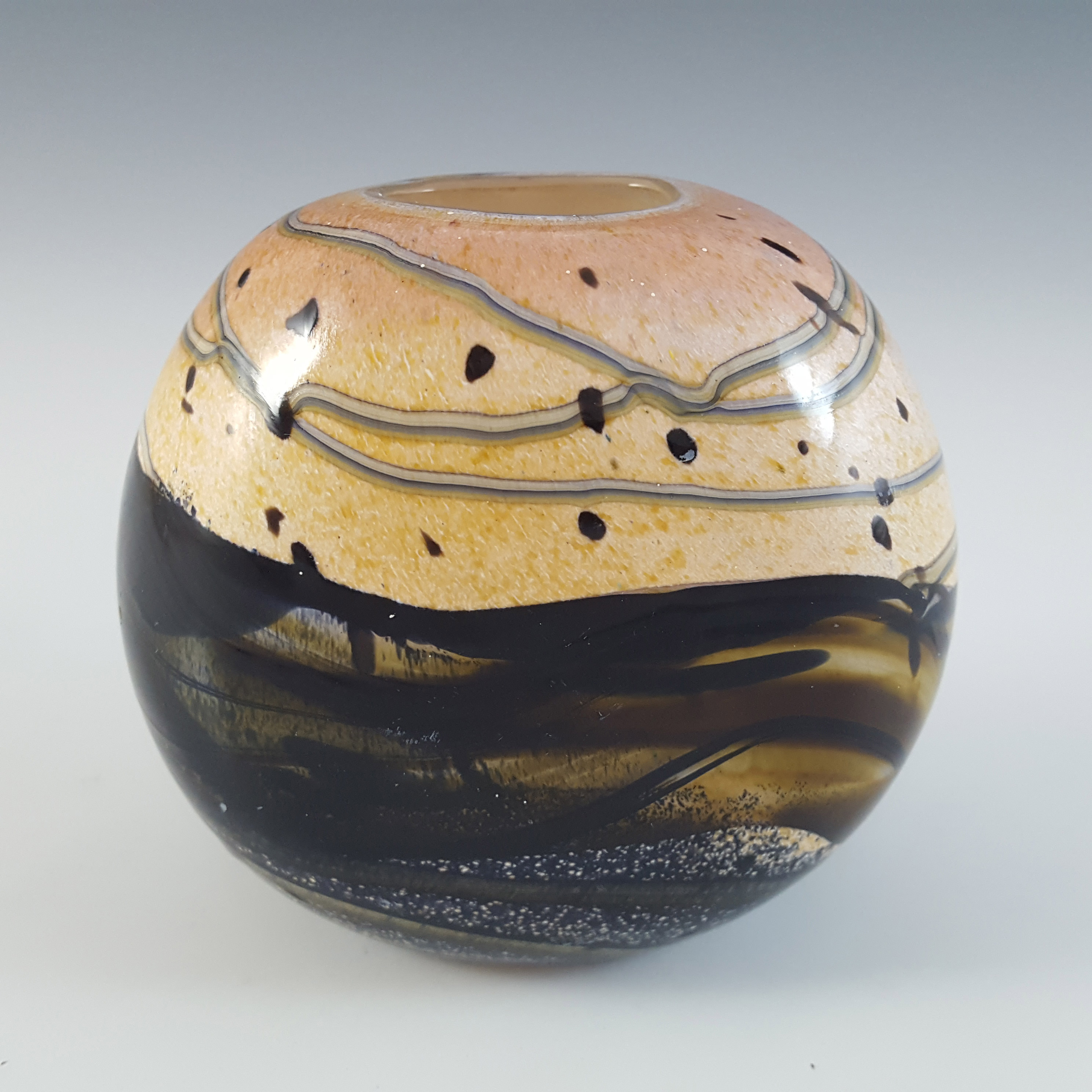 LABELLED Gozo Maltese Sandy & Black Glass 'Seashell' Vase - Click Image to Close