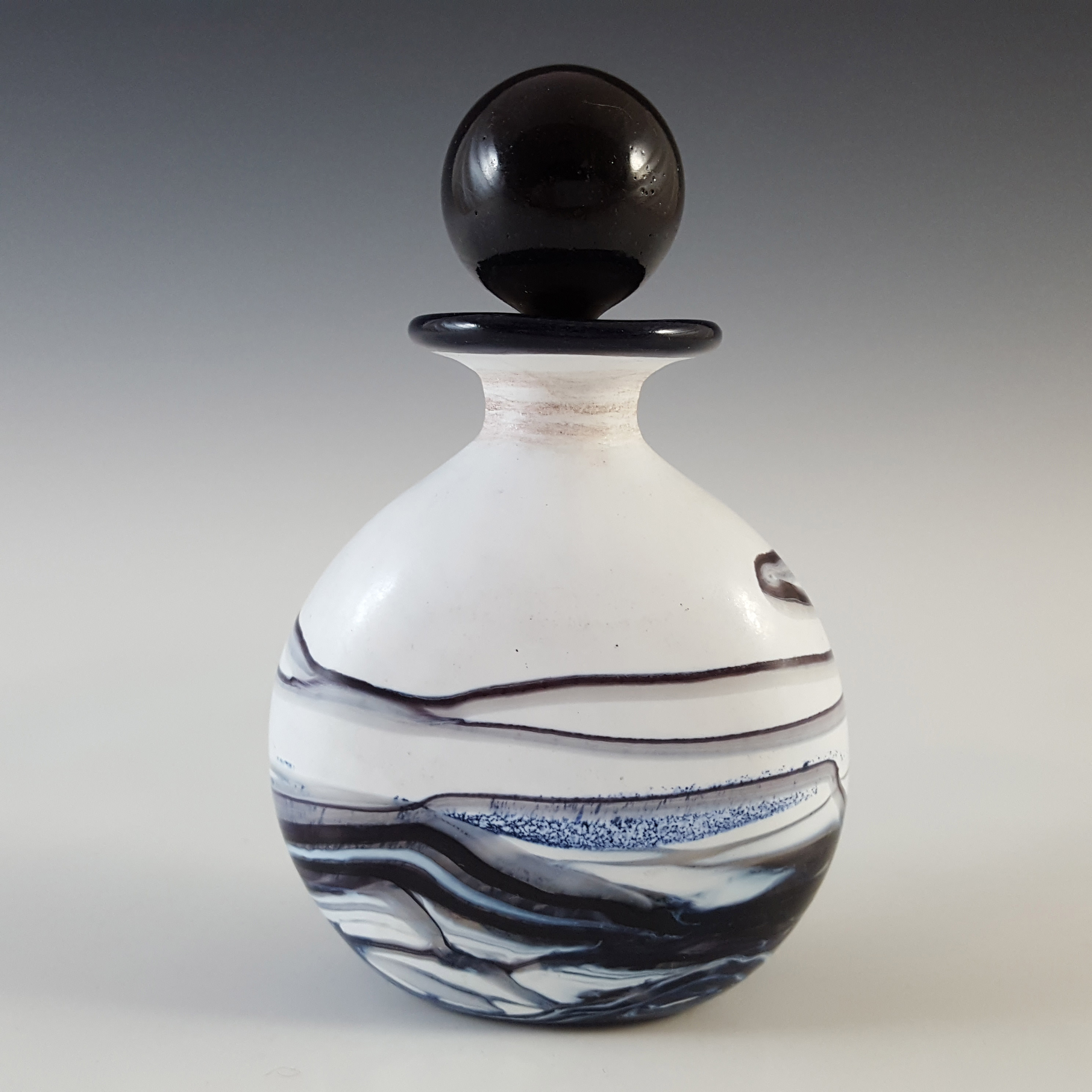 SIGNED Gozo Maltese Black & White Glass 'Noir' Perfume Bottle - Click Image to Close