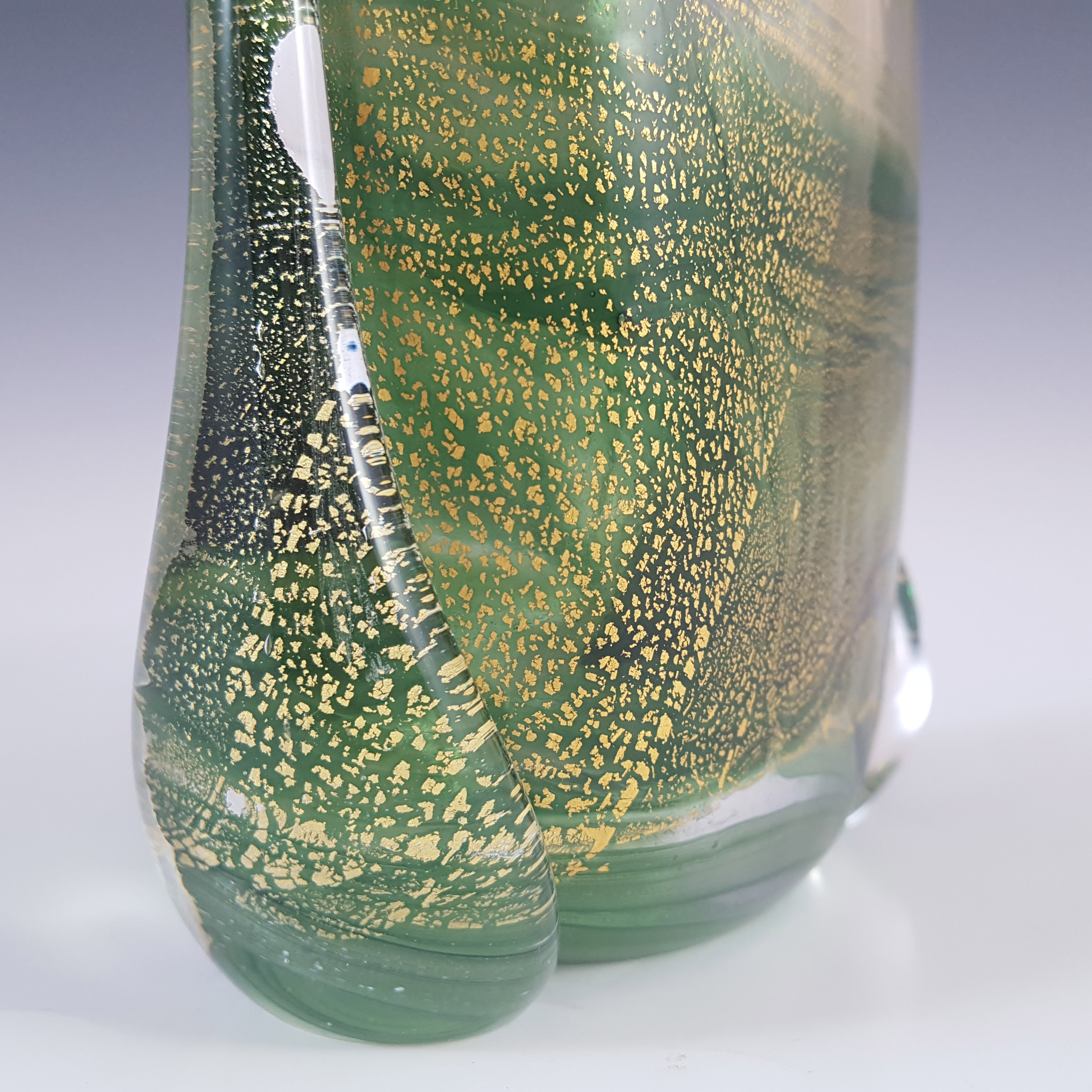 SIGNED Gozo Maltese Green Gold Leaf Glass 'Verdi' Vase - Click Image to Close