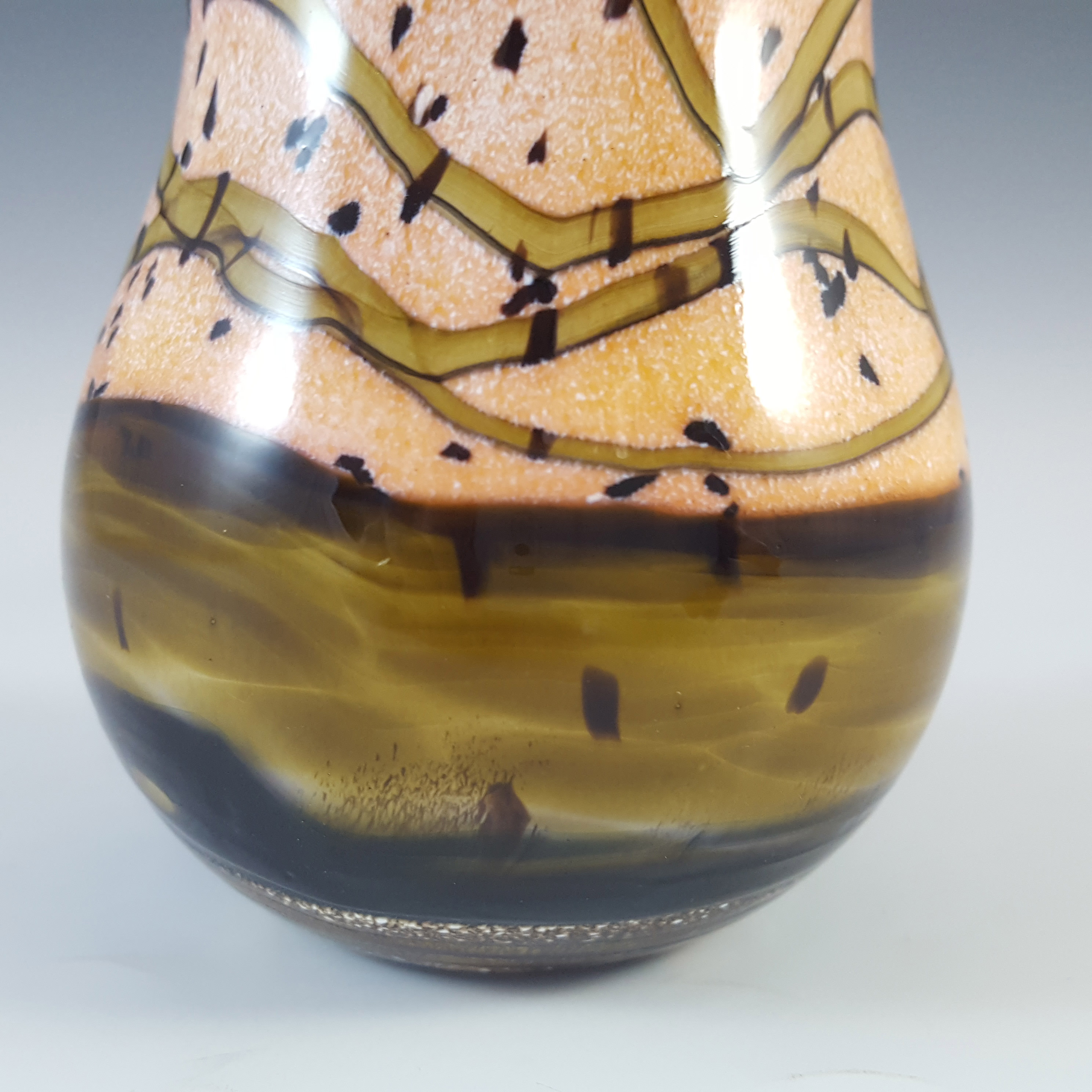 (image for) SIGNED Gozo Maltese Sandy & Brown Glass 'Seashell' Vase - Click Image to Close