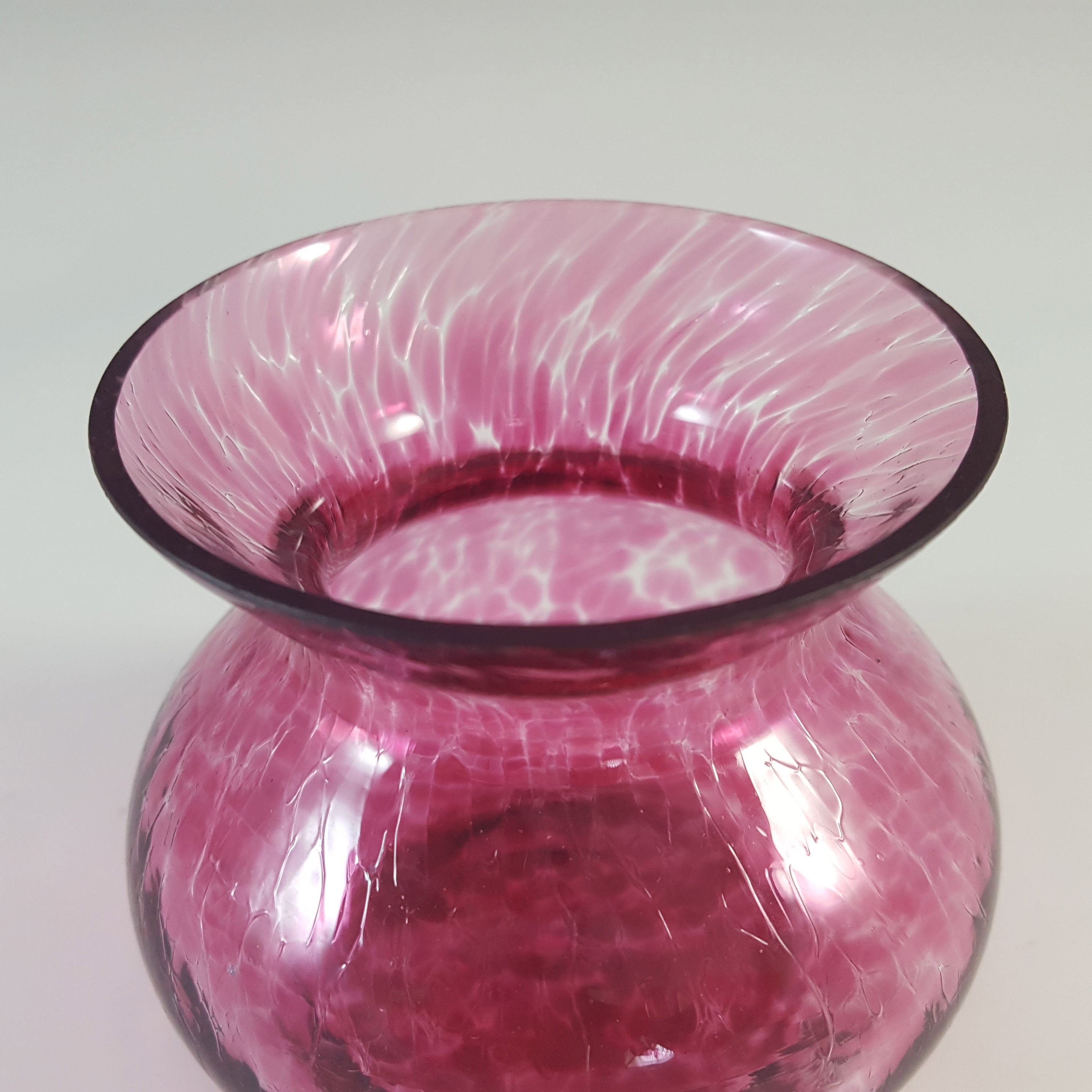 MARKED Heron Glass Speckled Pink British Posy Vase - Click Image to Close